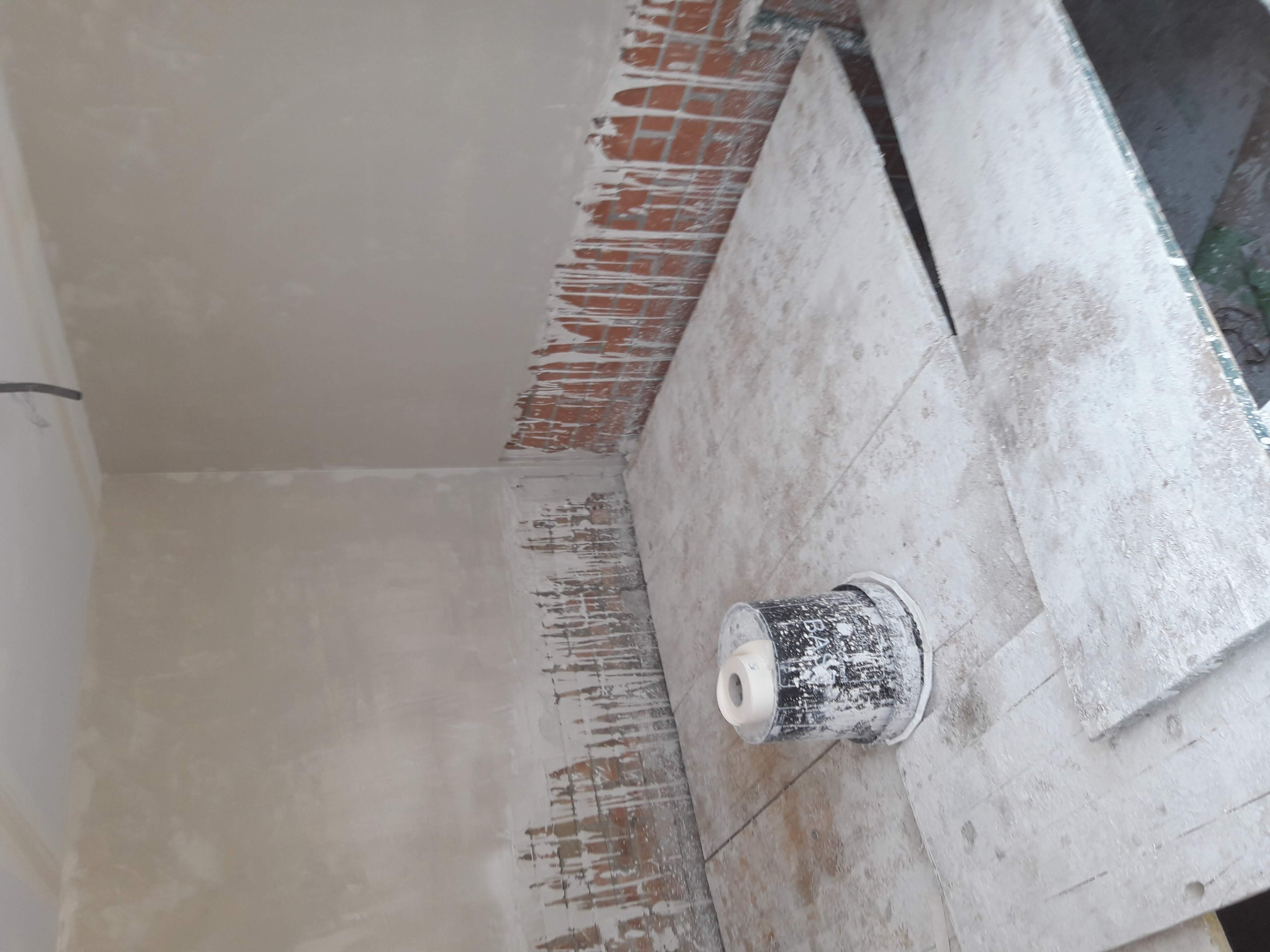 Escalera hotel mediterrani (enyesado)