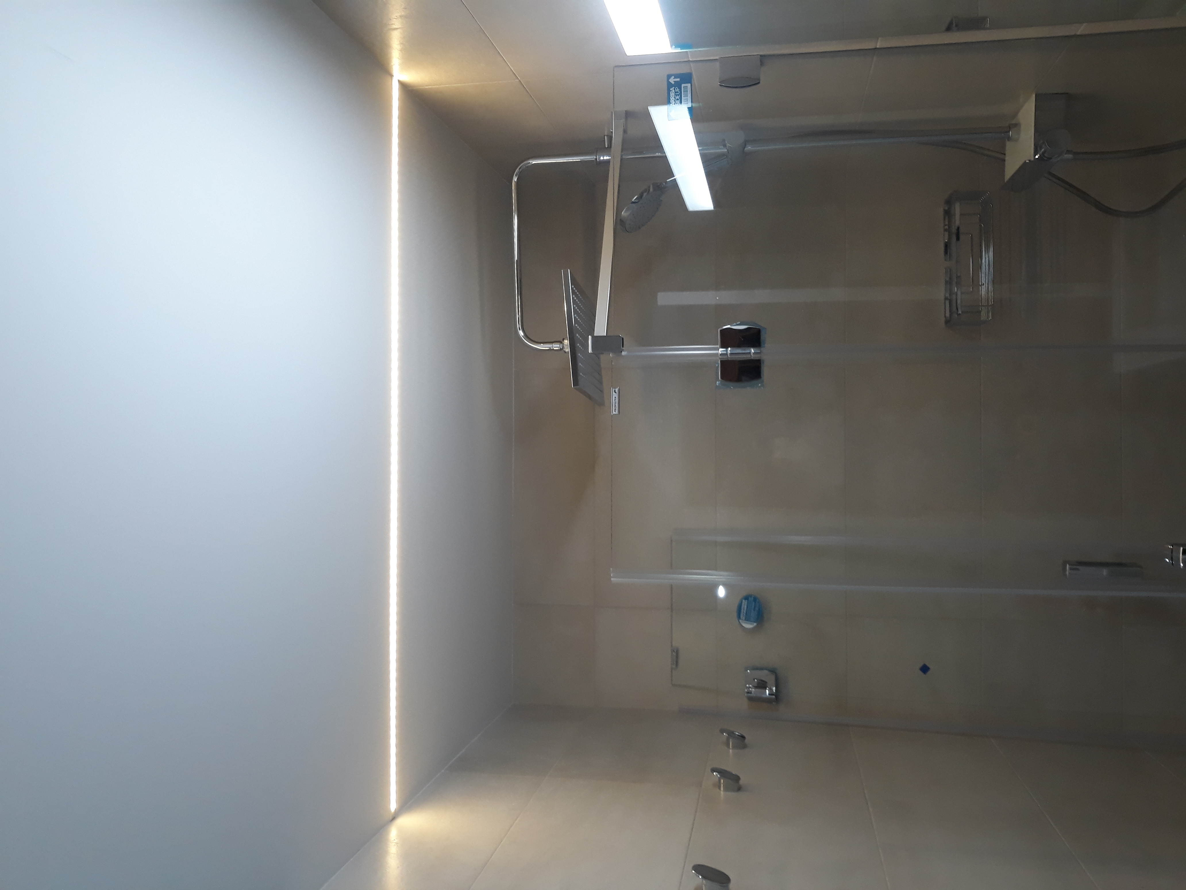 LED "Separador" en plato de ducha