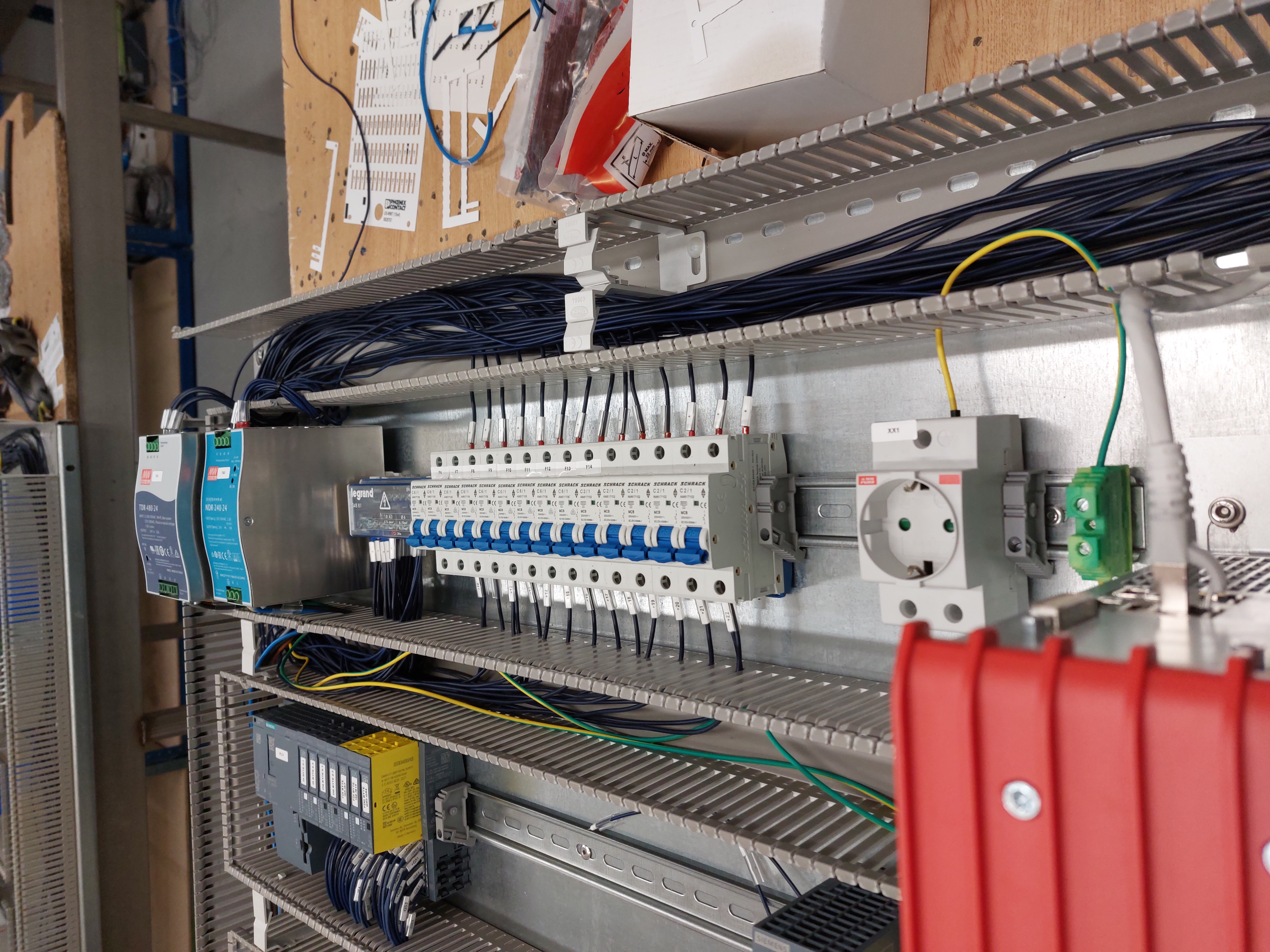 Montaje cuadros eléctricos