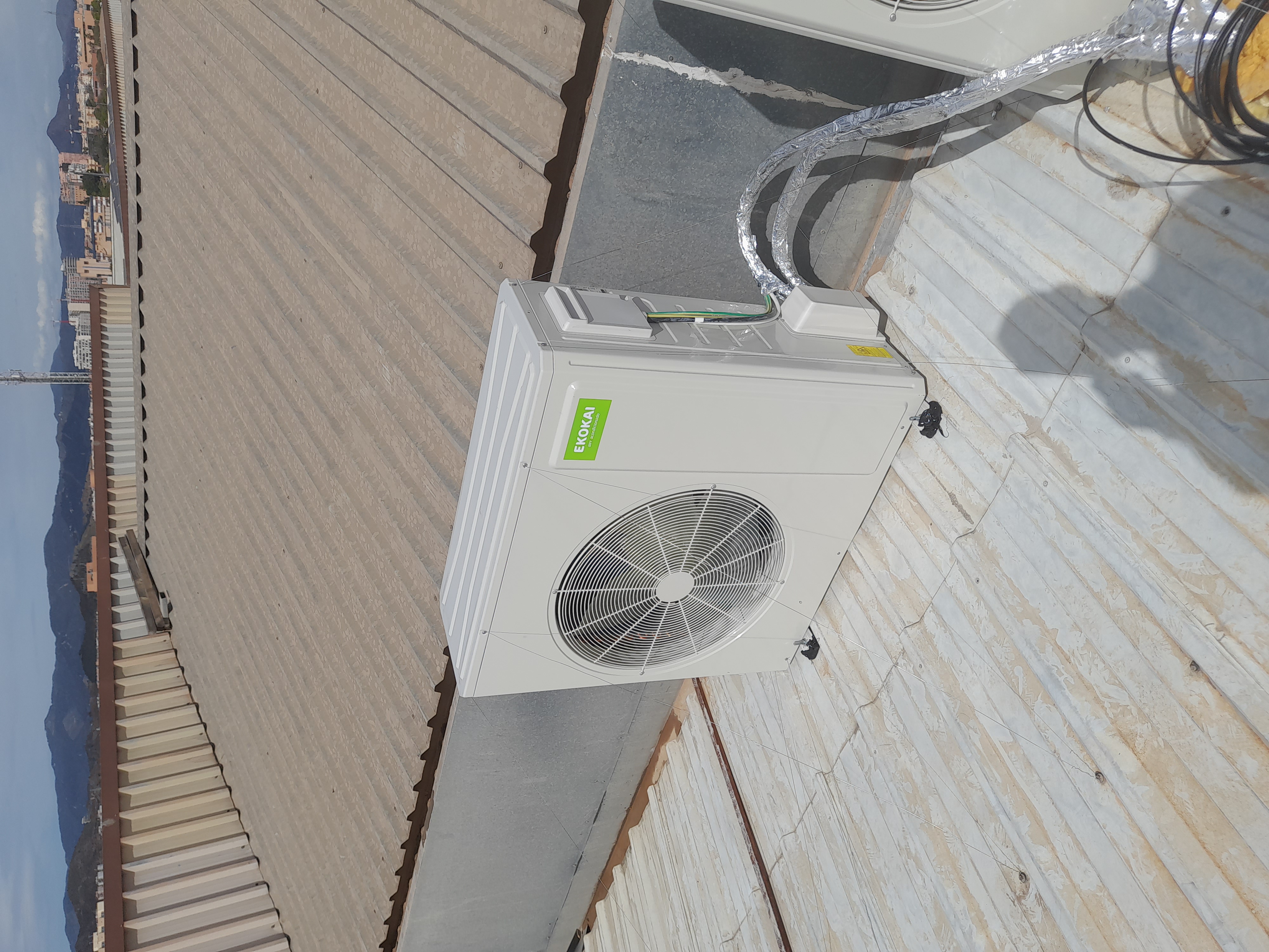 Unidad Exterior 9000 Frigorias en Azotea