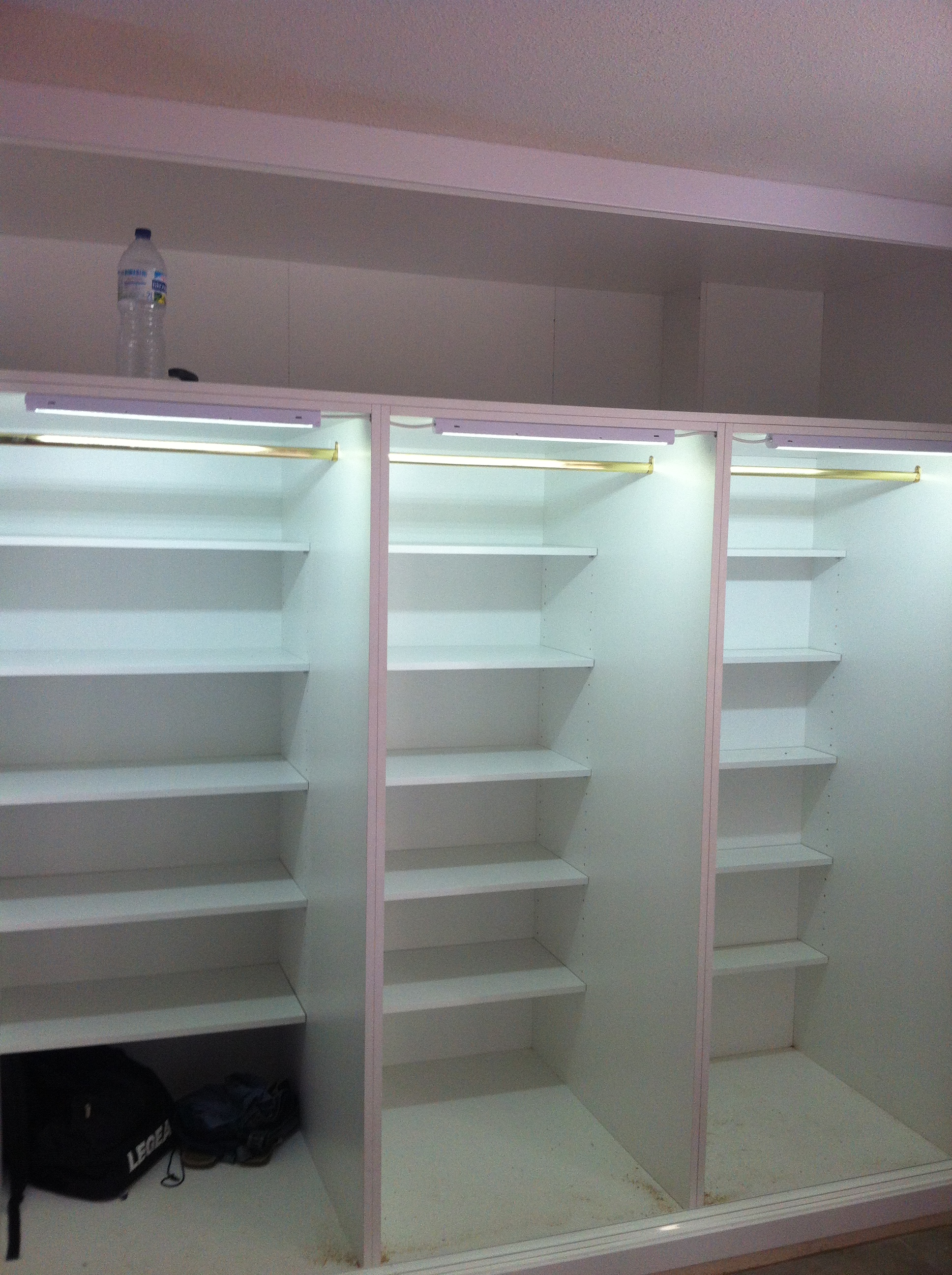 Armario de 1 metro de profundidad