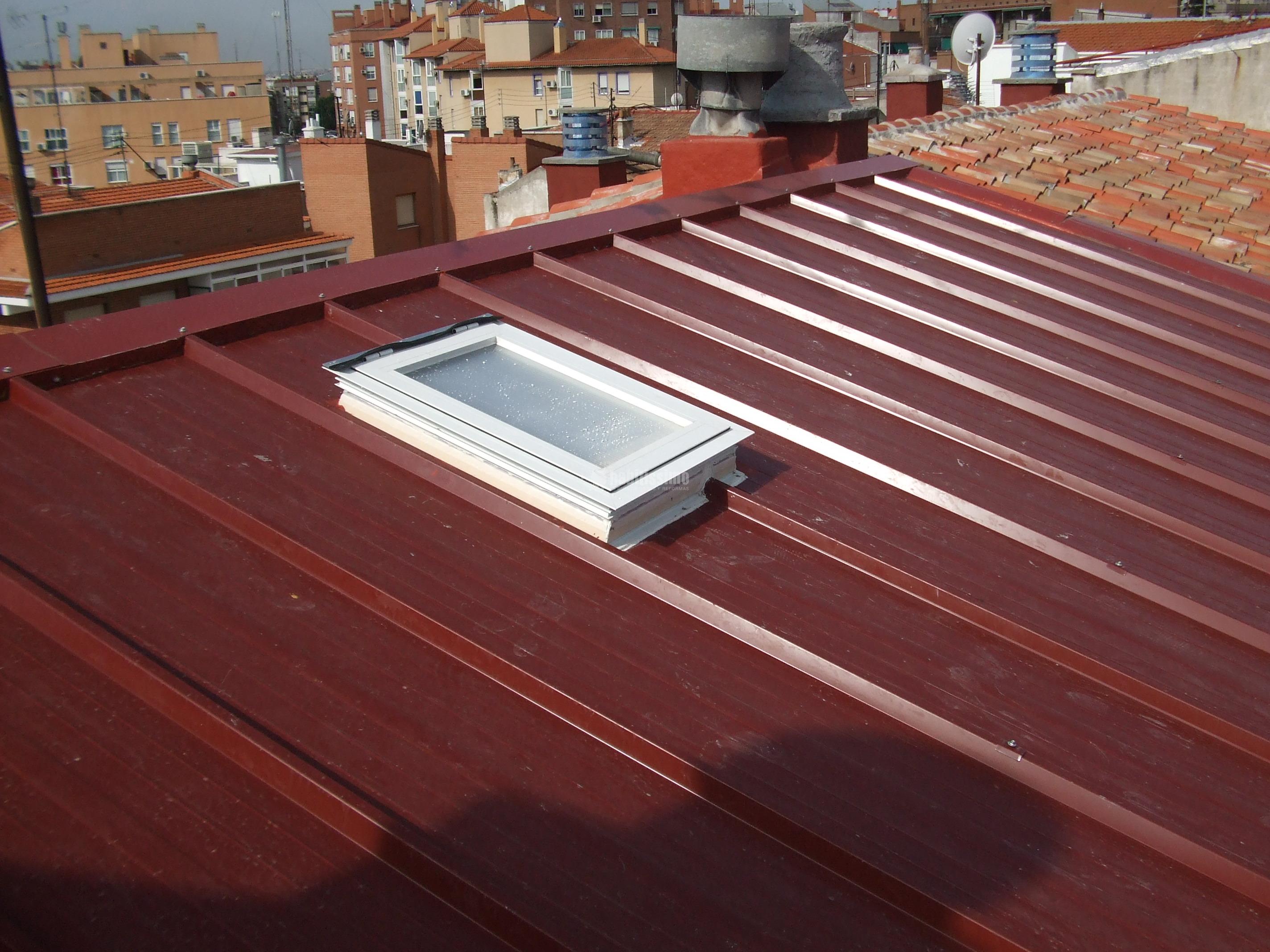 reforma de Cubierta, Fachadas, Patios y Instalacion Electrica en C/ Sor Maria de Agreda 32