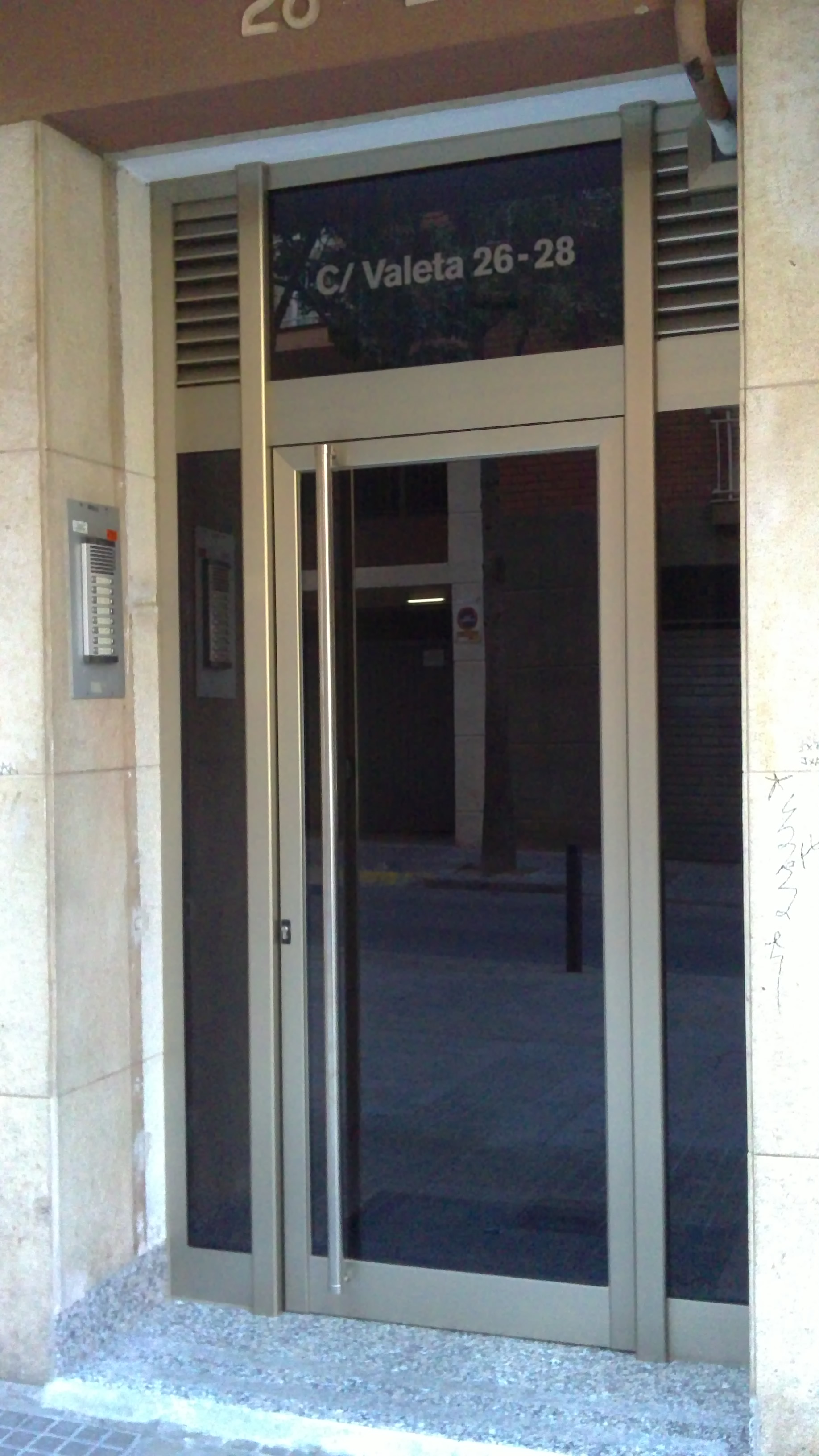 Puerta de comunidad