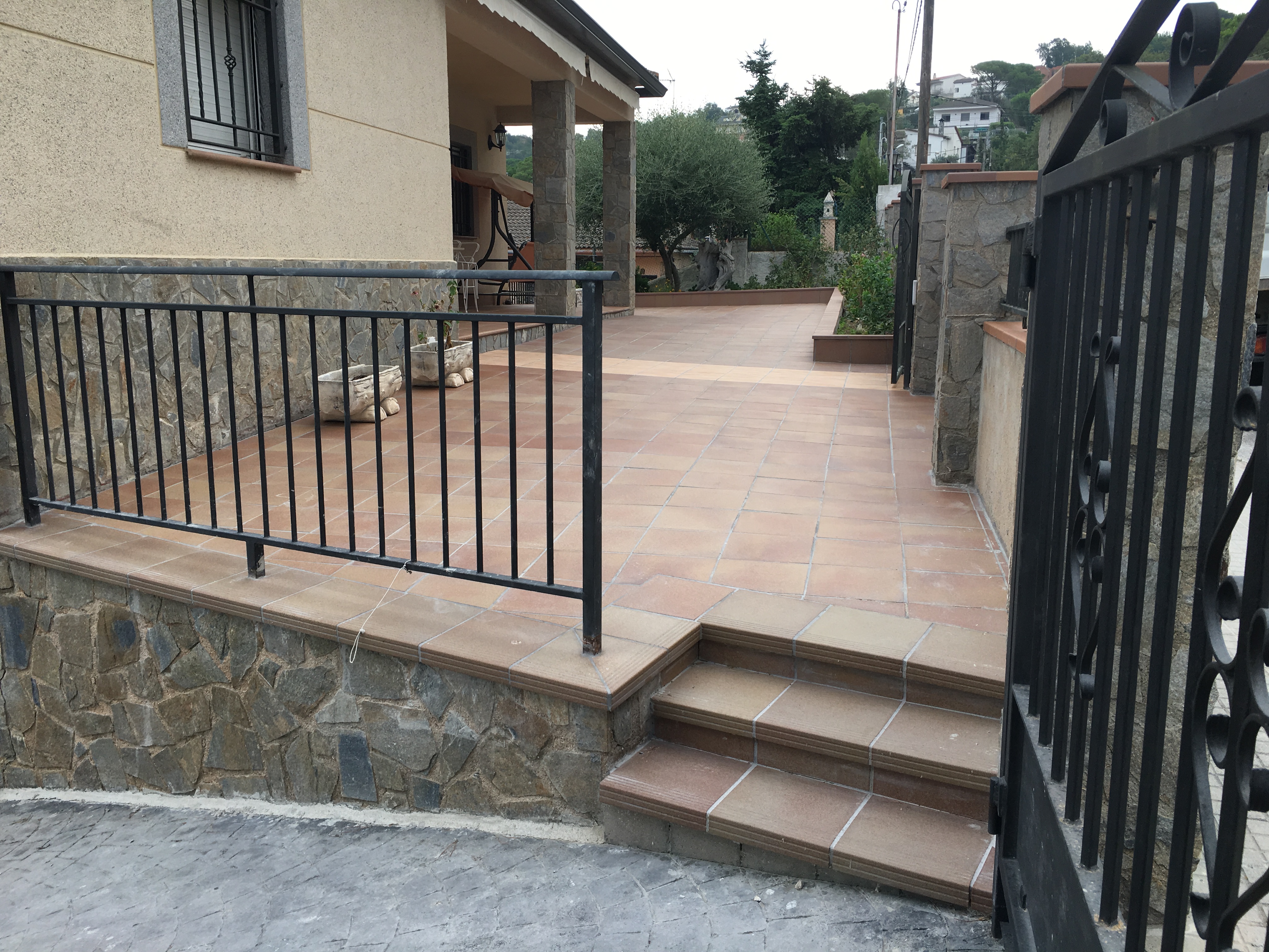 Pavimentación con grés