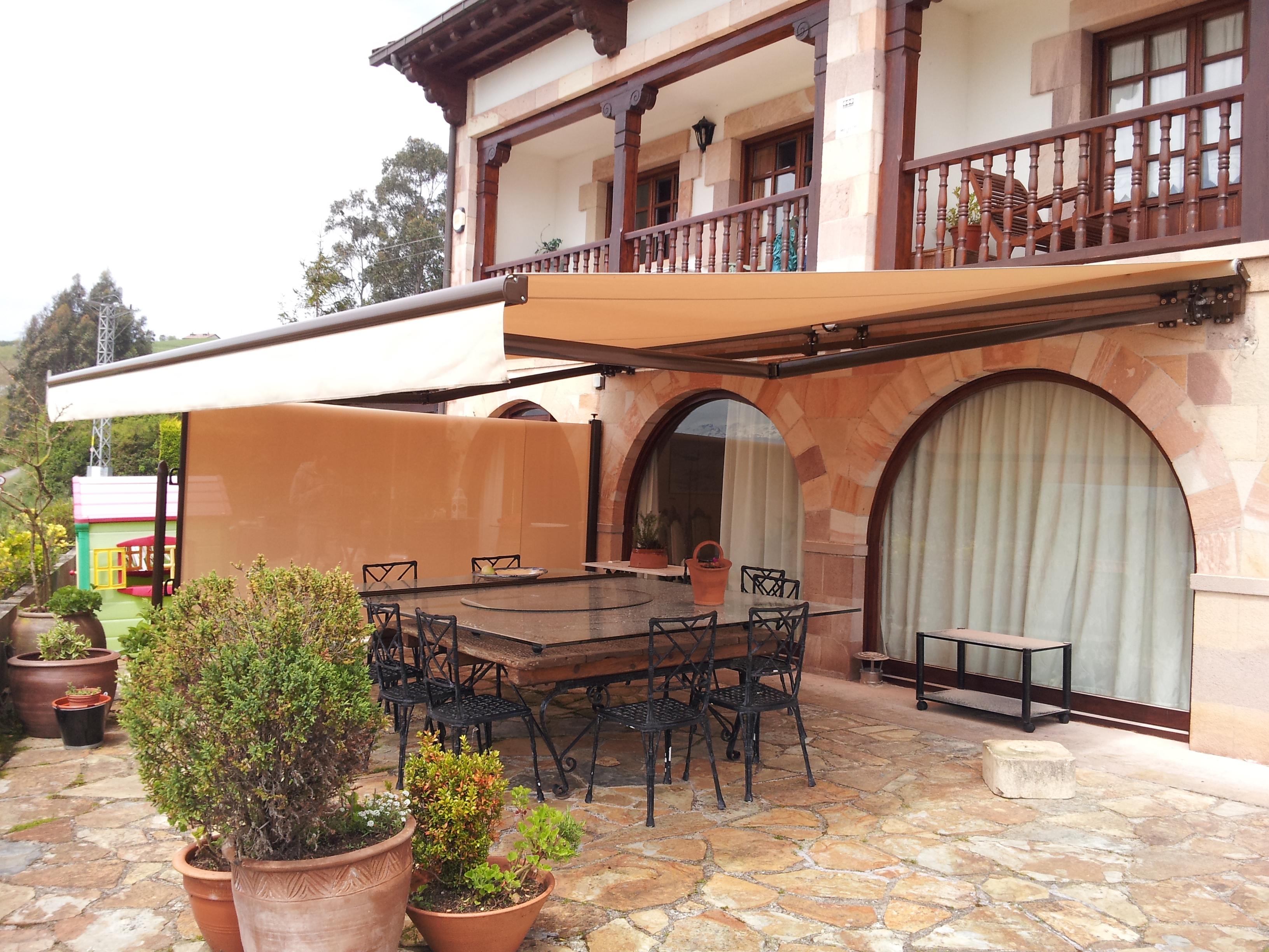 Toldo brazo articulado