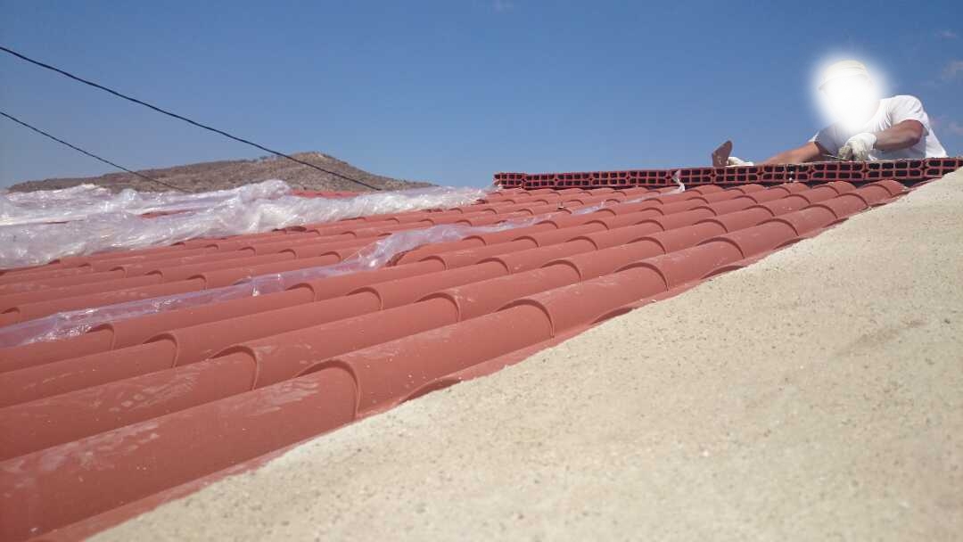 Colocación de panel sandwich imitacion teja