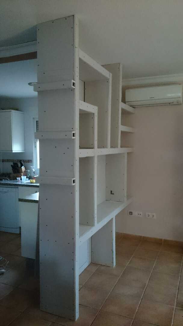 Pared de pladur con mueble al otro lado