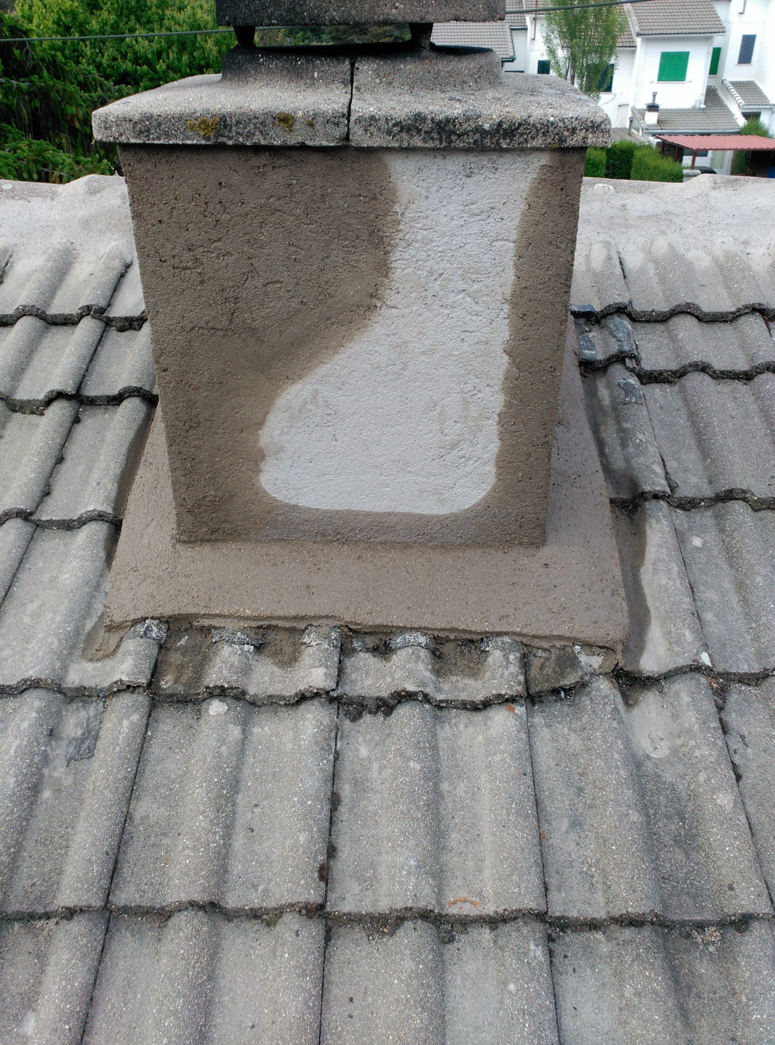 Reconstruccion tejado,caballetes y chimeneas.