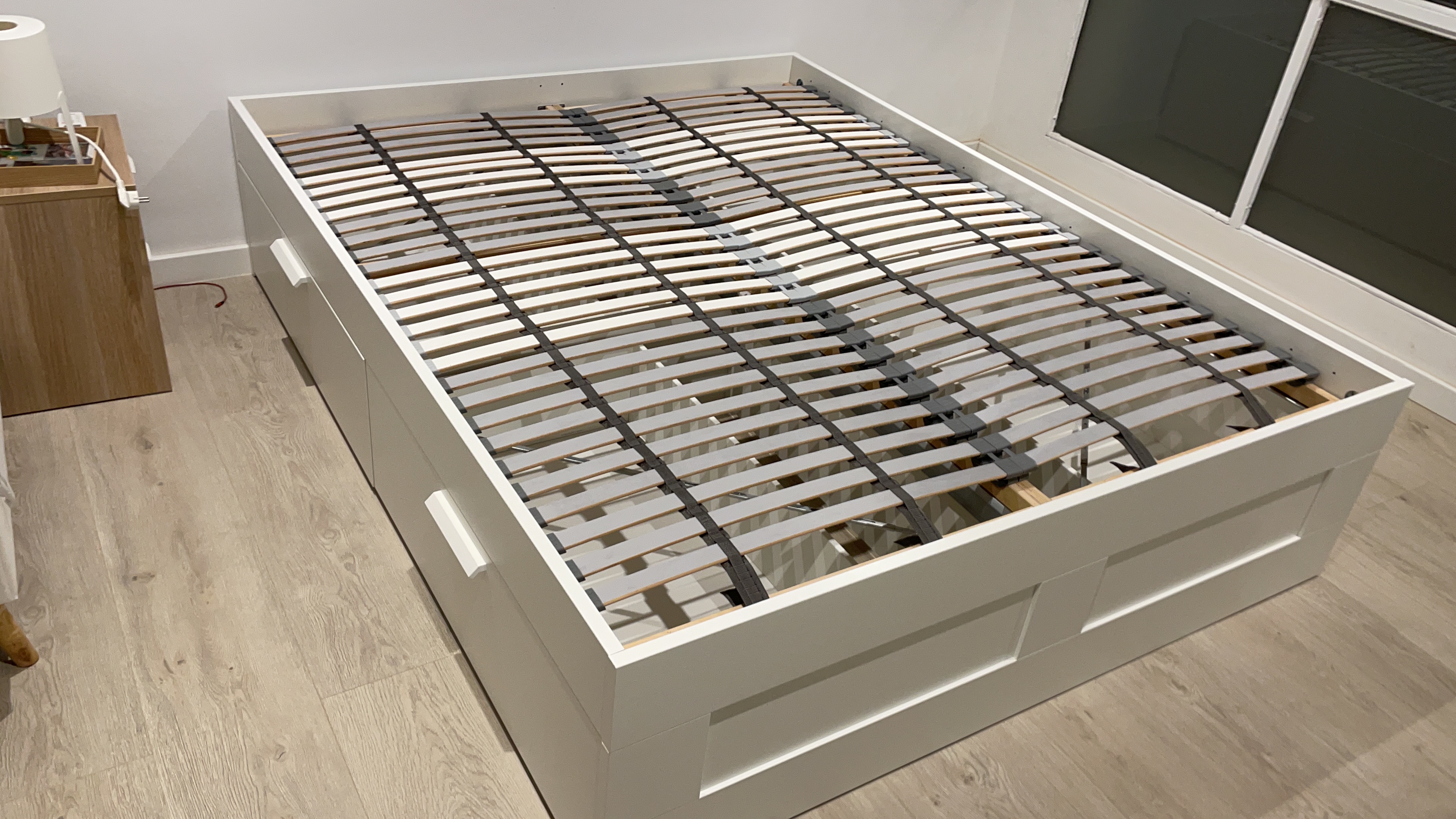 Cama con almacenaje.