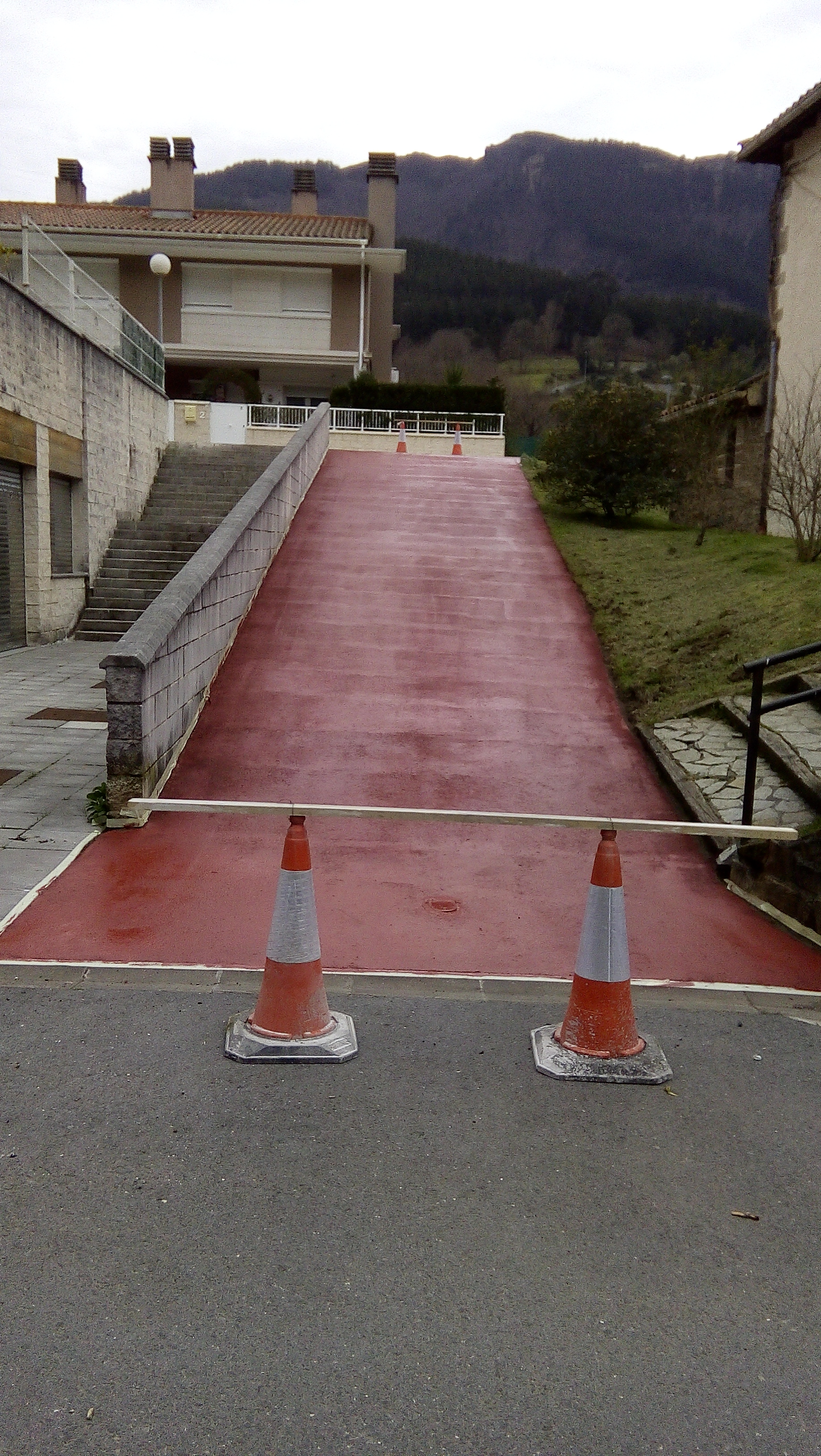 TRABAJOS EN COMUNIDADES DE VECINOS (GORTABARRI)