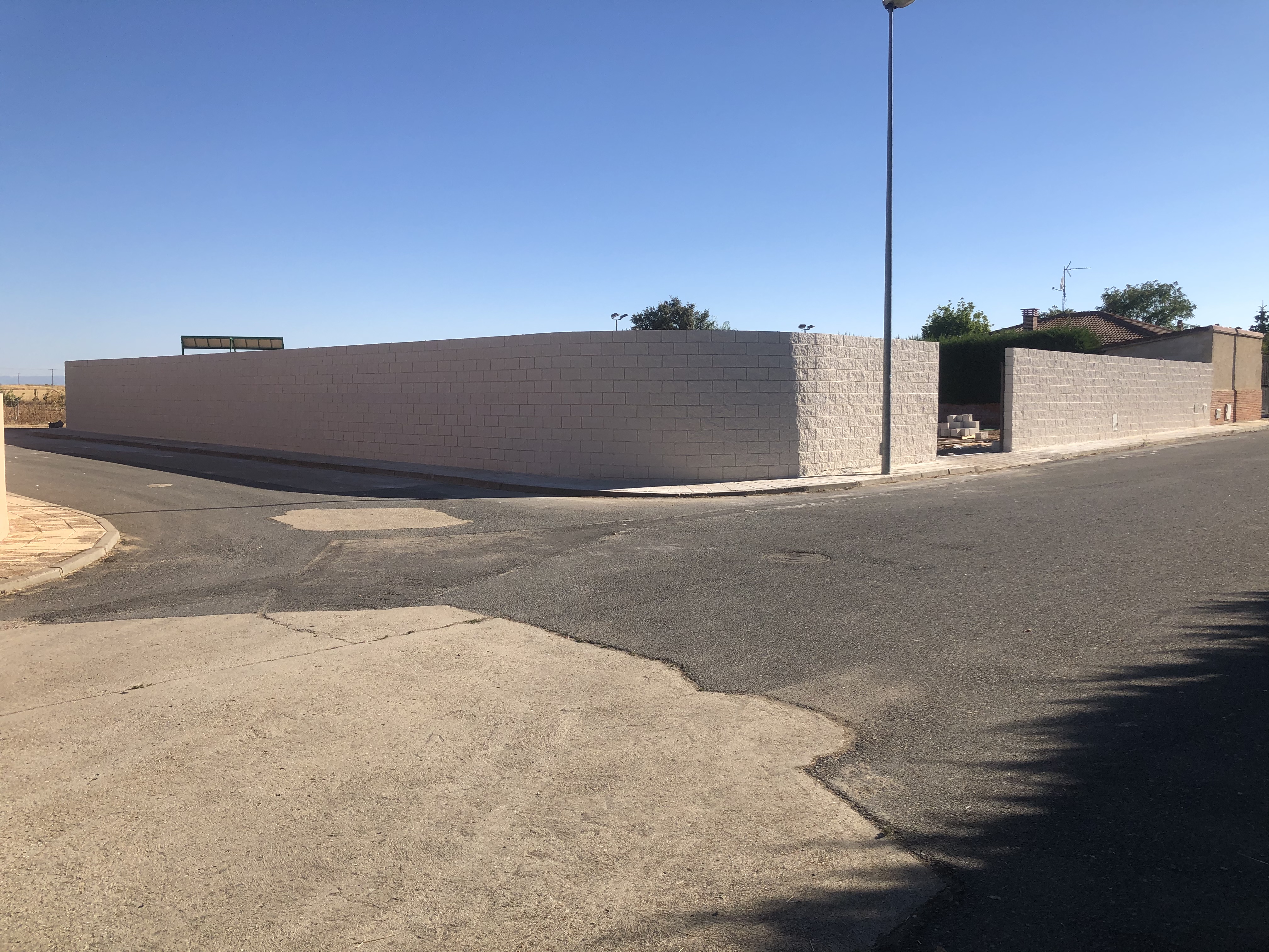 Construcción de Muro en Salamanca(El salinar)