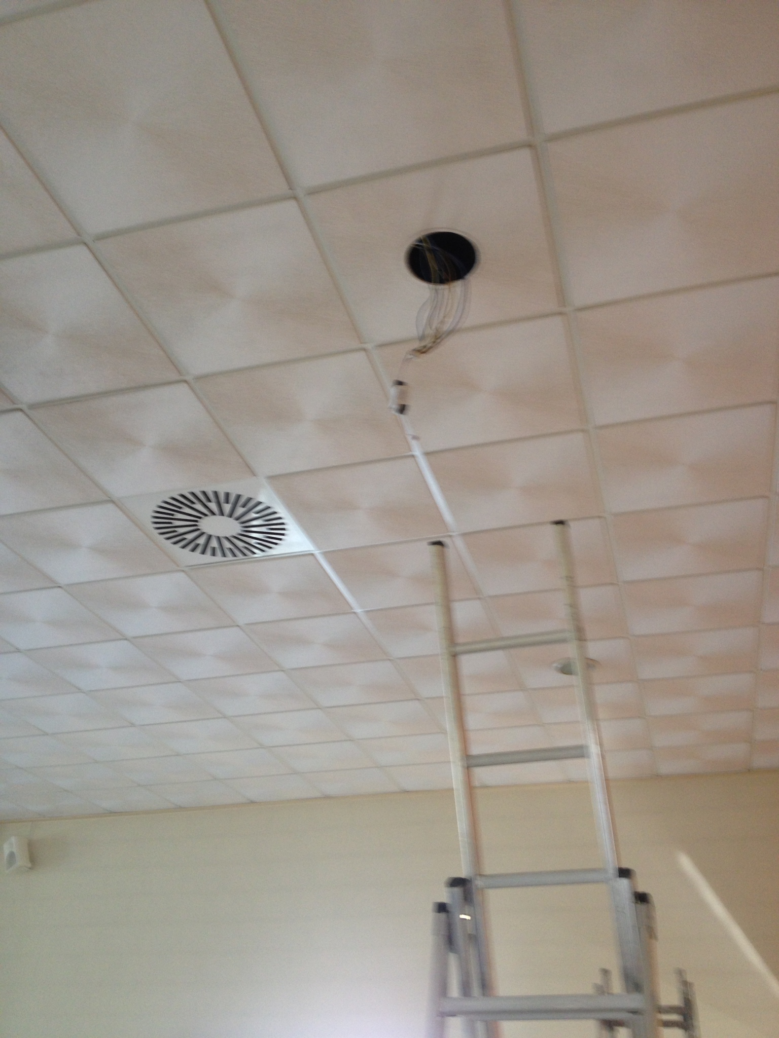 combio de luces tanatorio