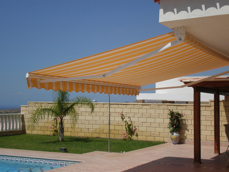 Toldo brazo articulado