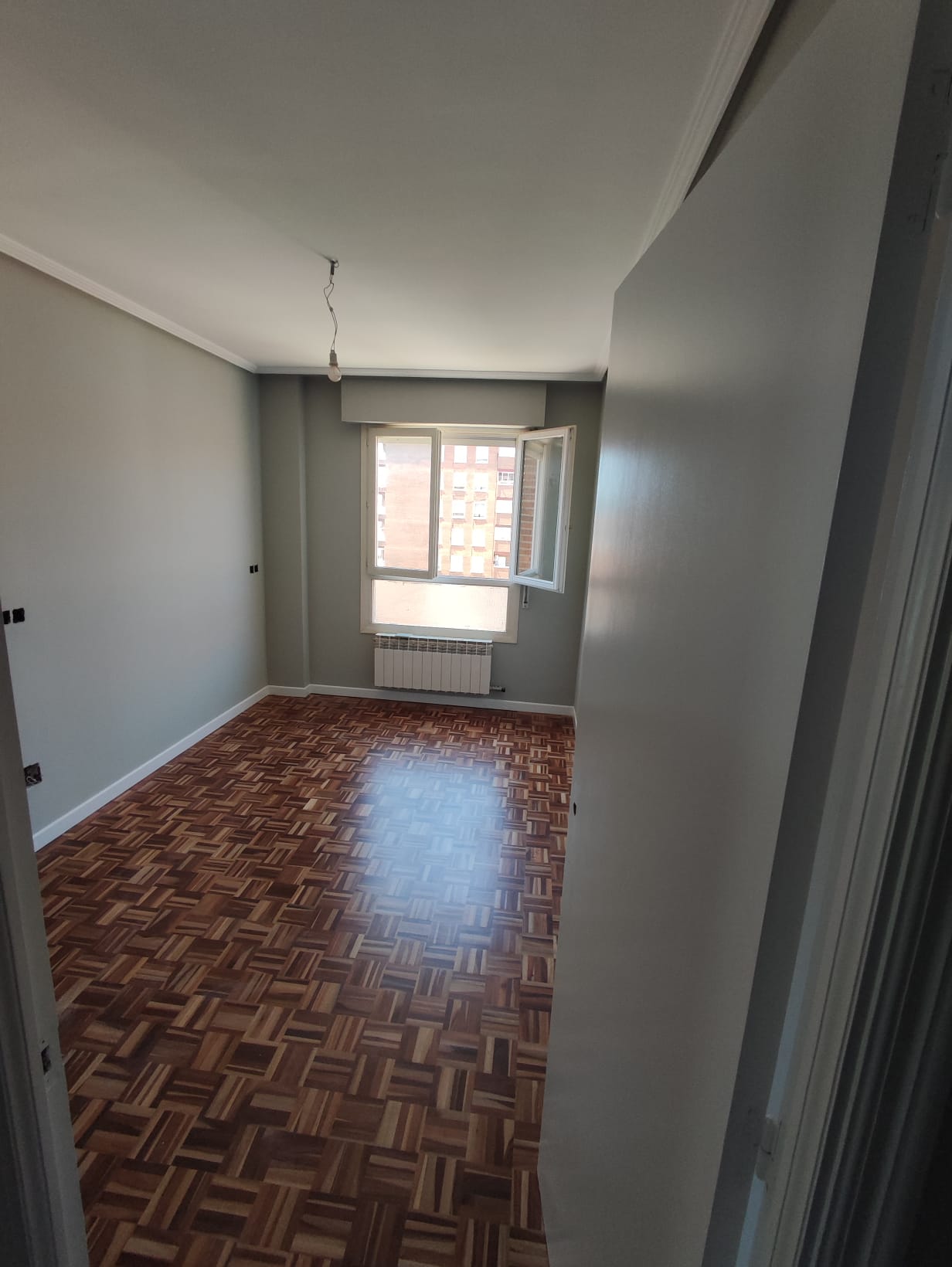 Pintado de vivienda y aproximado de suelo