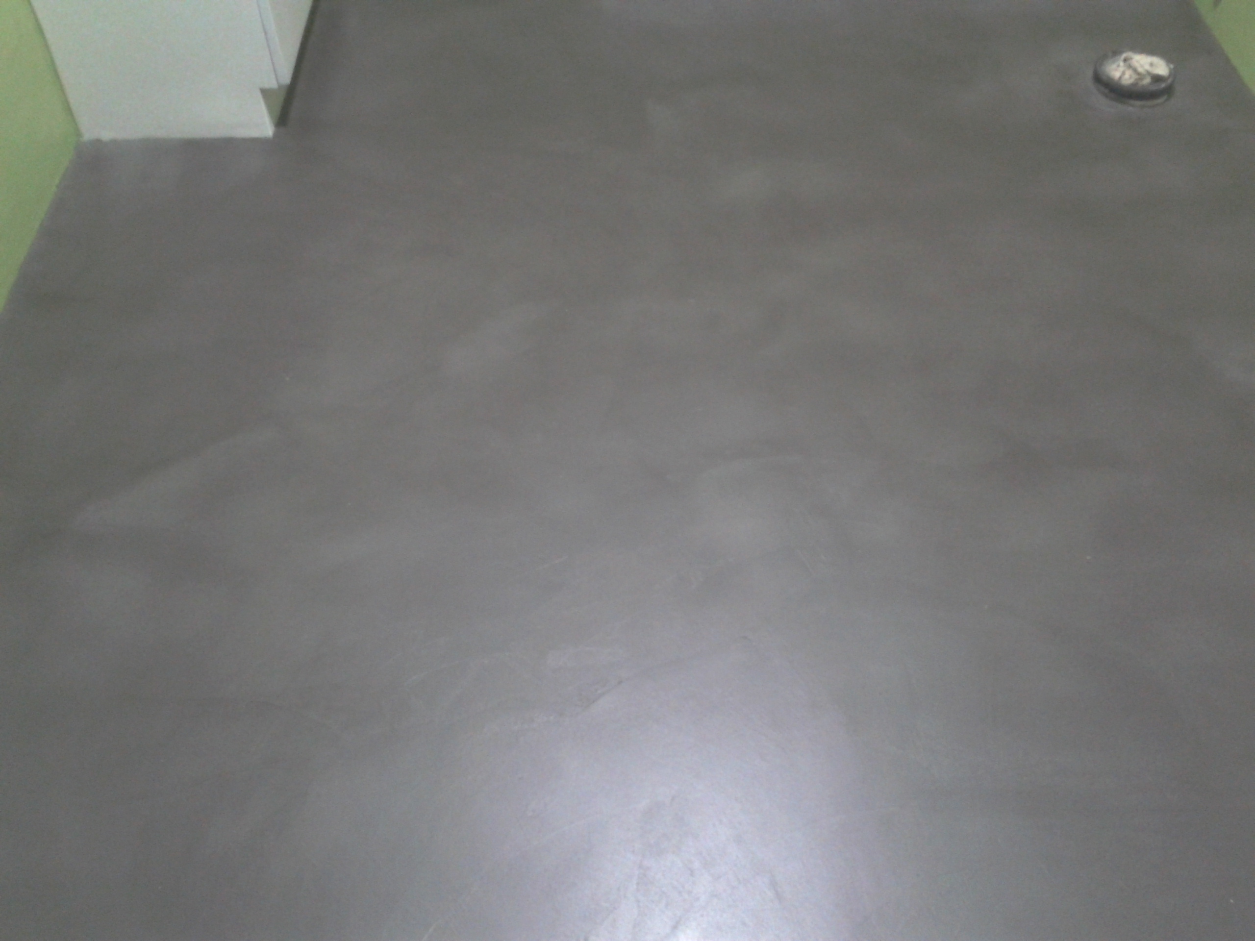 Aplicación de Microcemento en suelo