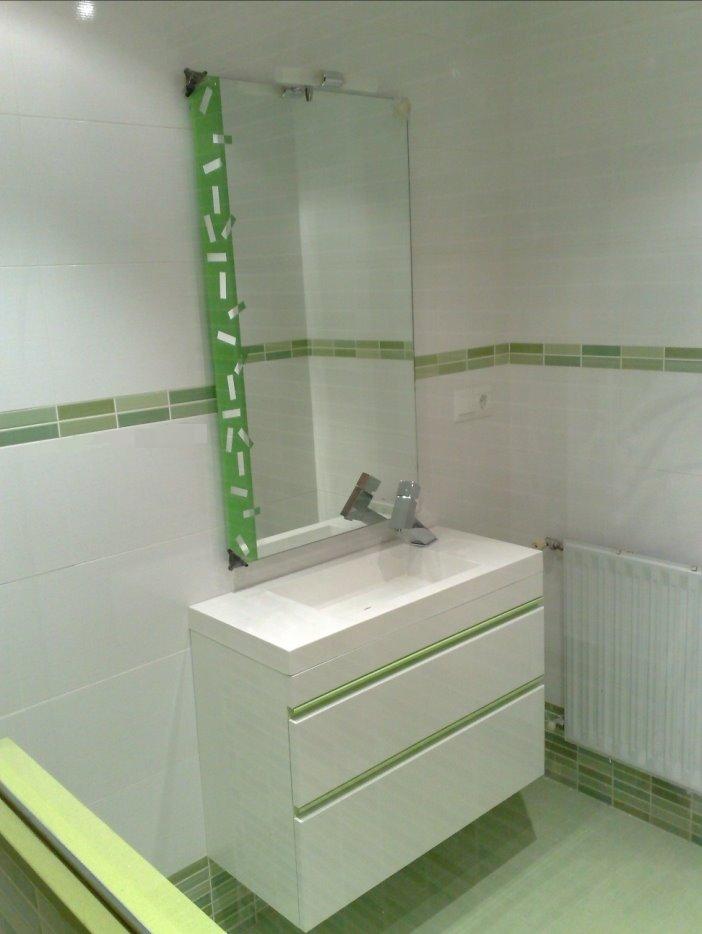 Aseo y ducha para clientes en local comercial dedicado a zona SPA