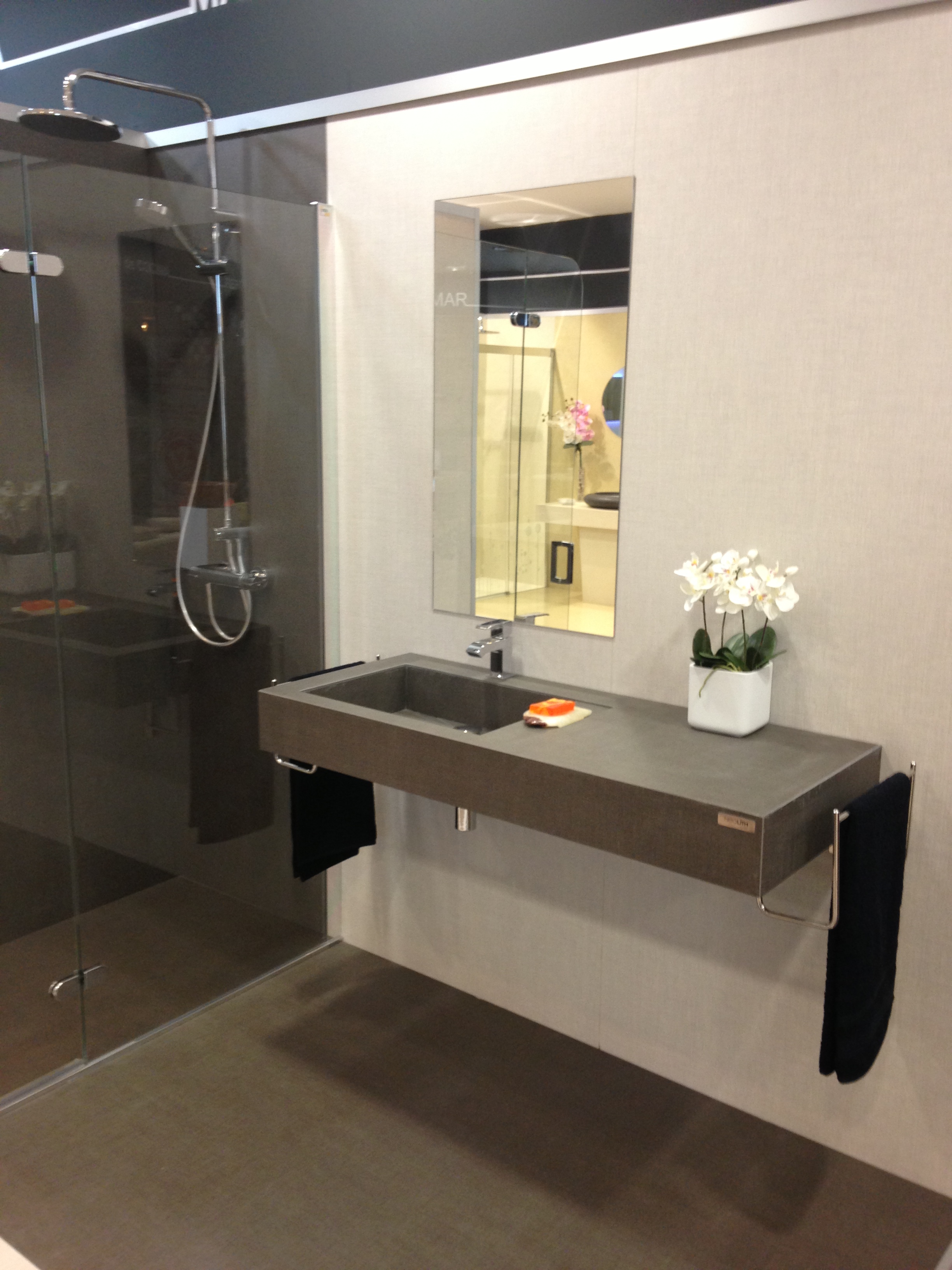 Baño en Porcelánico