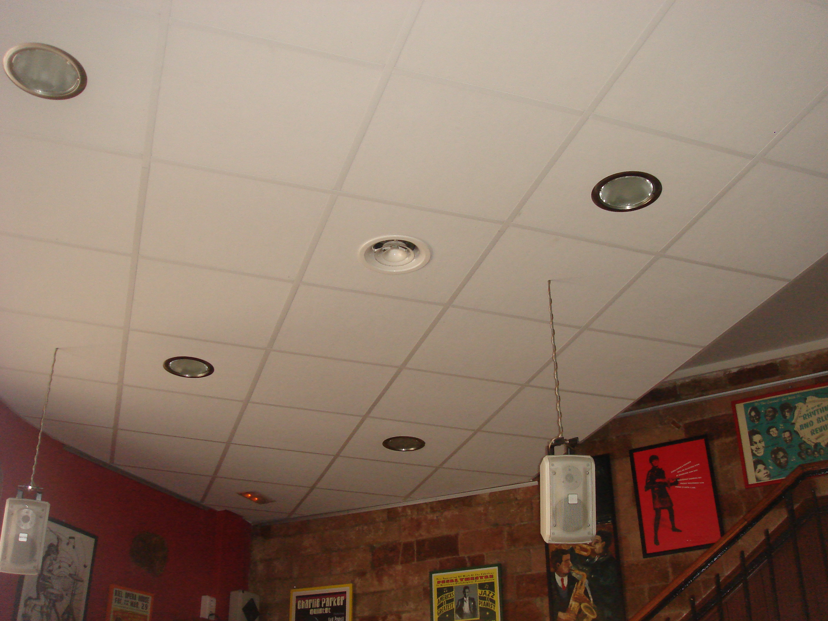 Bar Ramón (Barcelona) Doble falso techo.