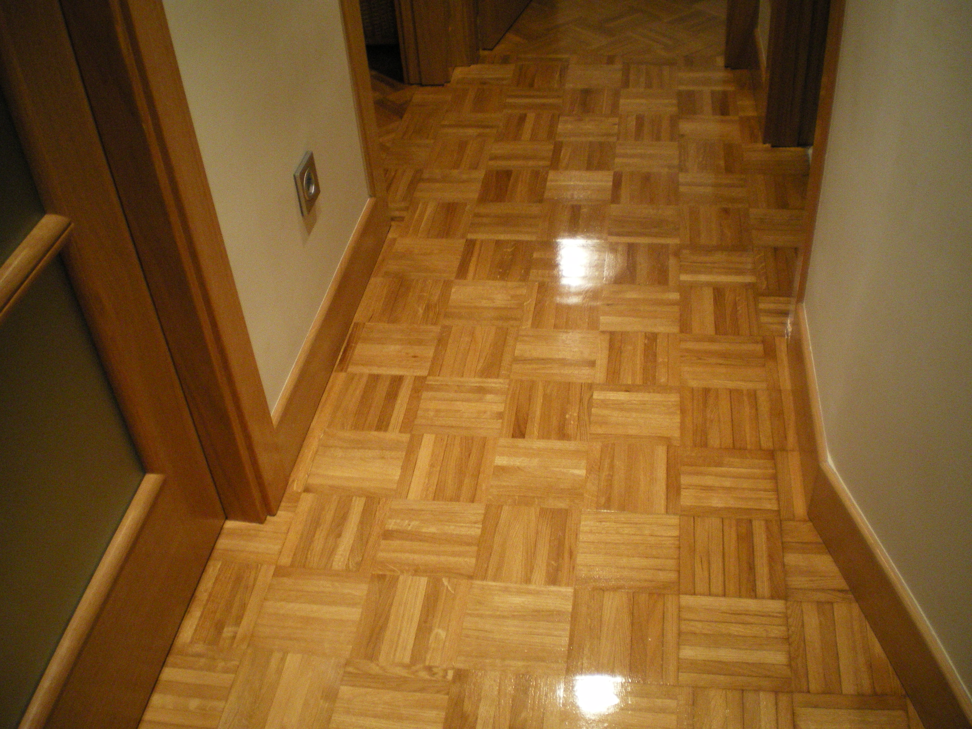 barnizado poliuretano brillo.