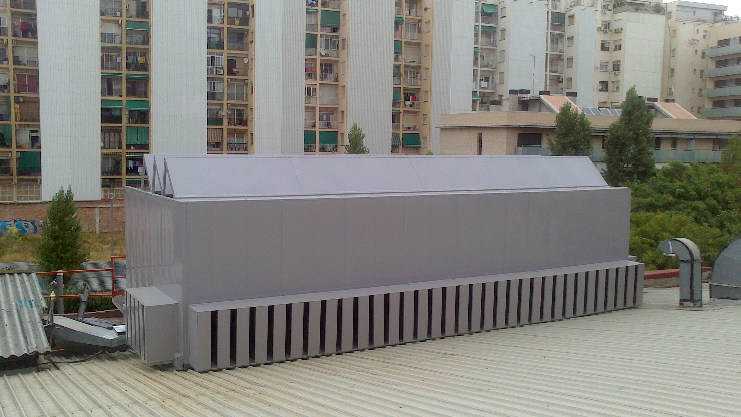 Barrera acústica para climatizadoras