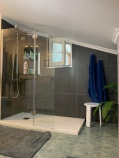 CAMBIO BAÑERA POR PLATO EN ZONA AGATERADA