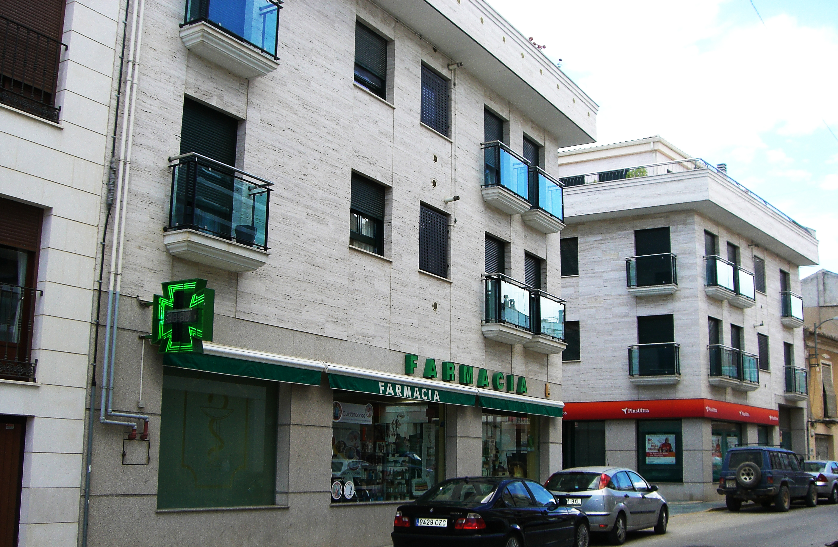 Bloque de viviendas en Quintanar del Rey. 