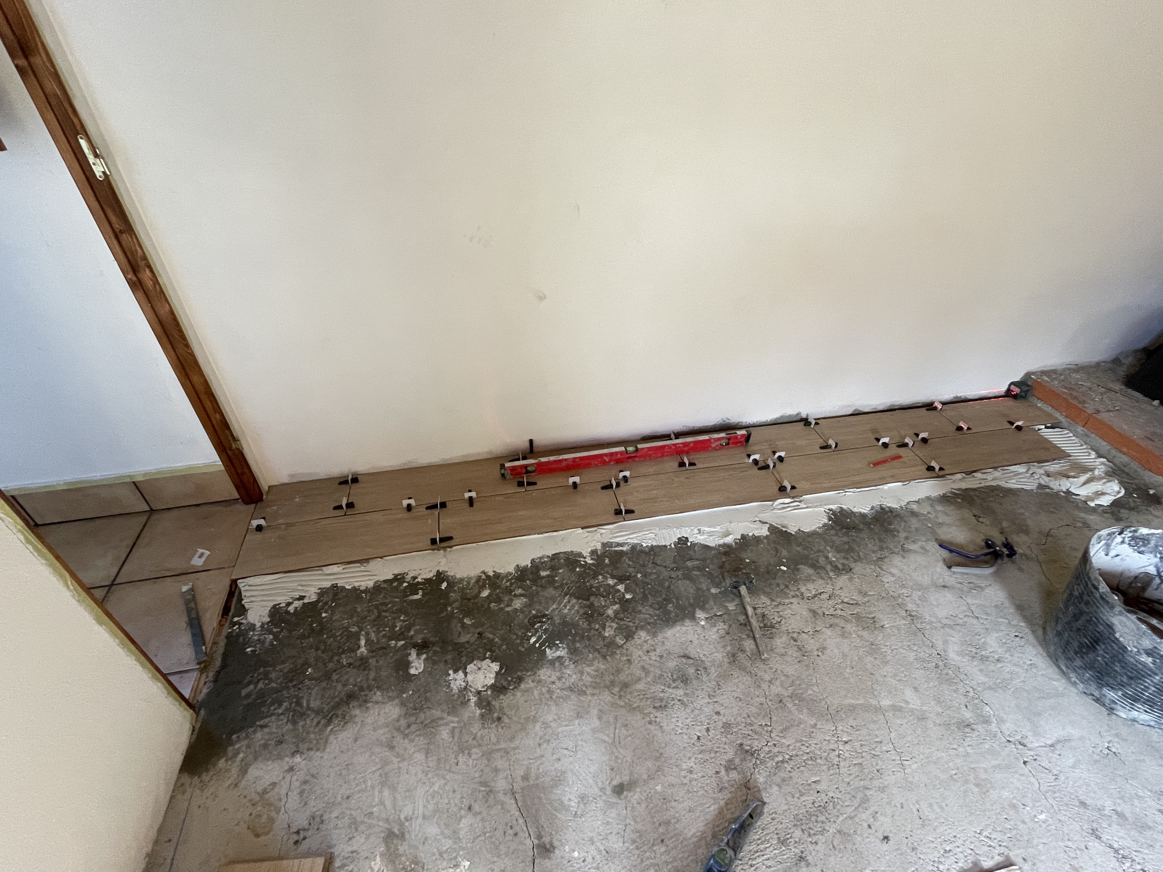 Trabajo alicatado de suelo