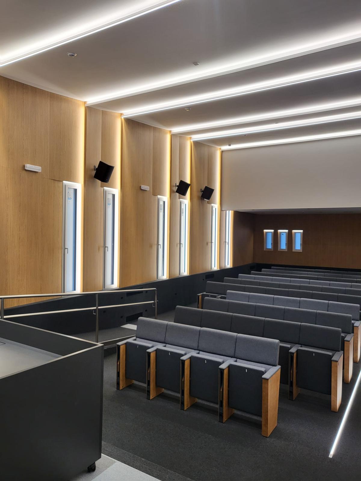 Capilla Hospital Santiago / Vitoria-Gasteiz