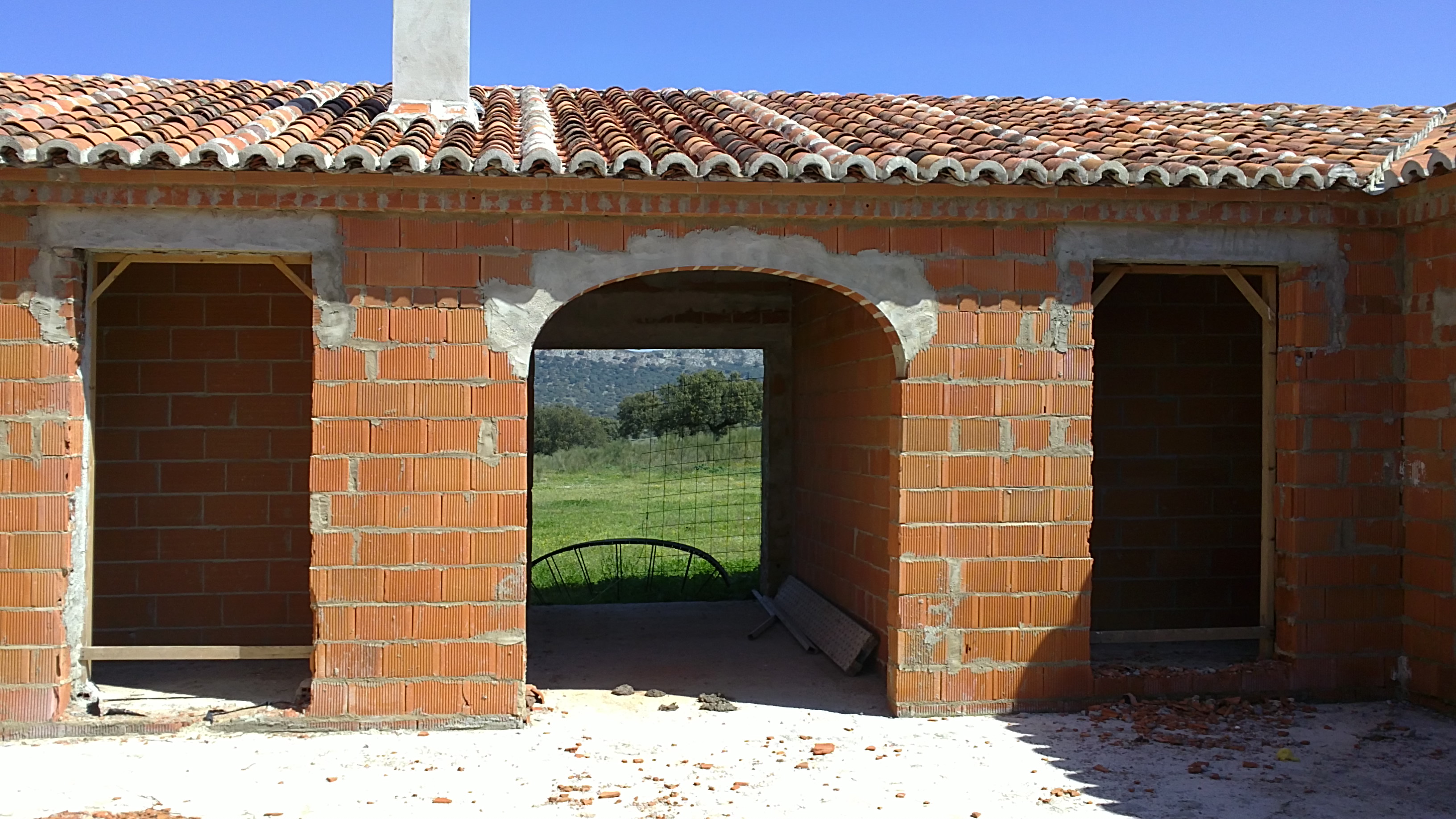 CASA DE CAMPO EN CONSTRUCCIÓN
