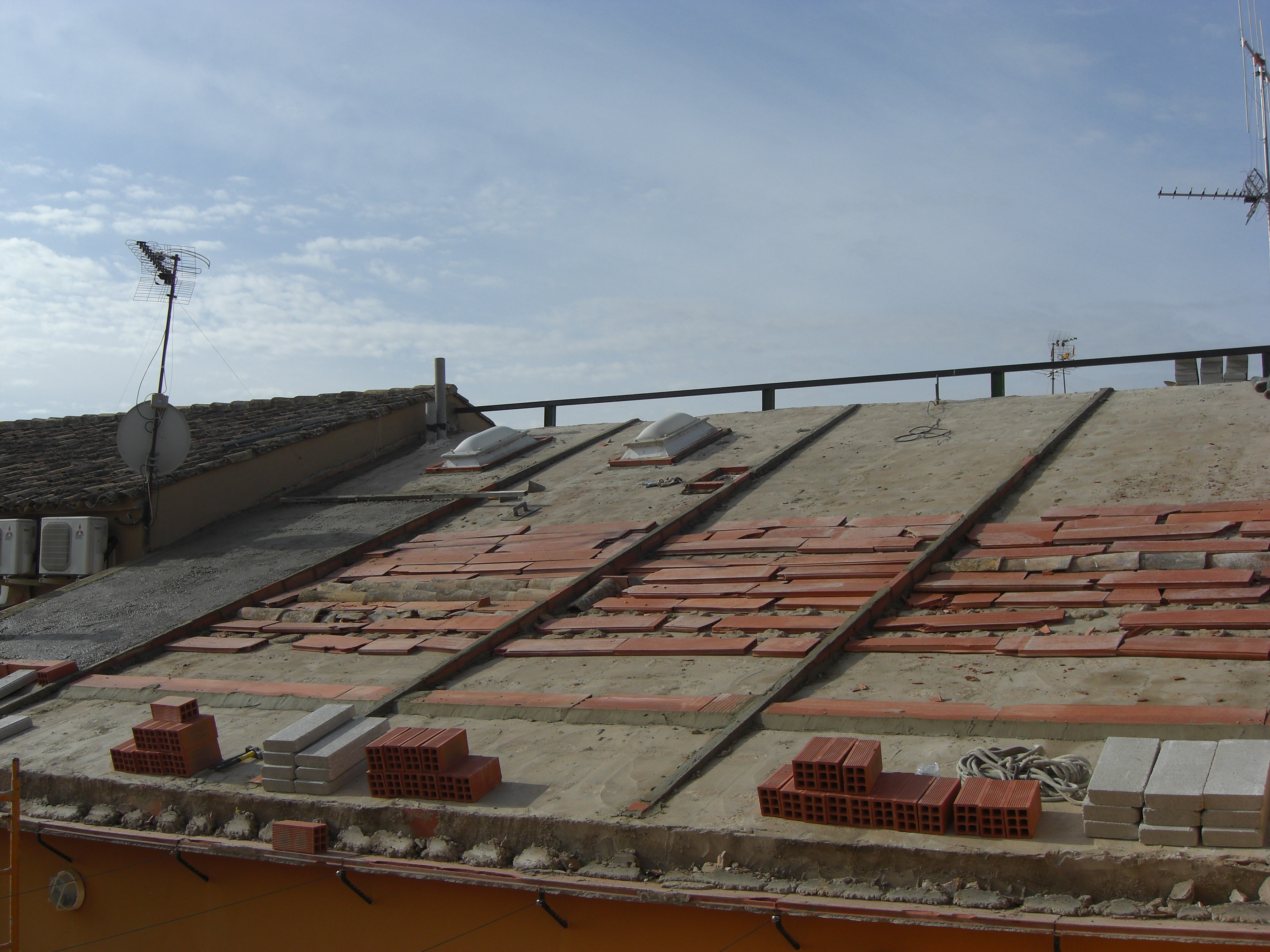 Cambio de cubierta y aislamiento de esta en vivienda unifamiliar