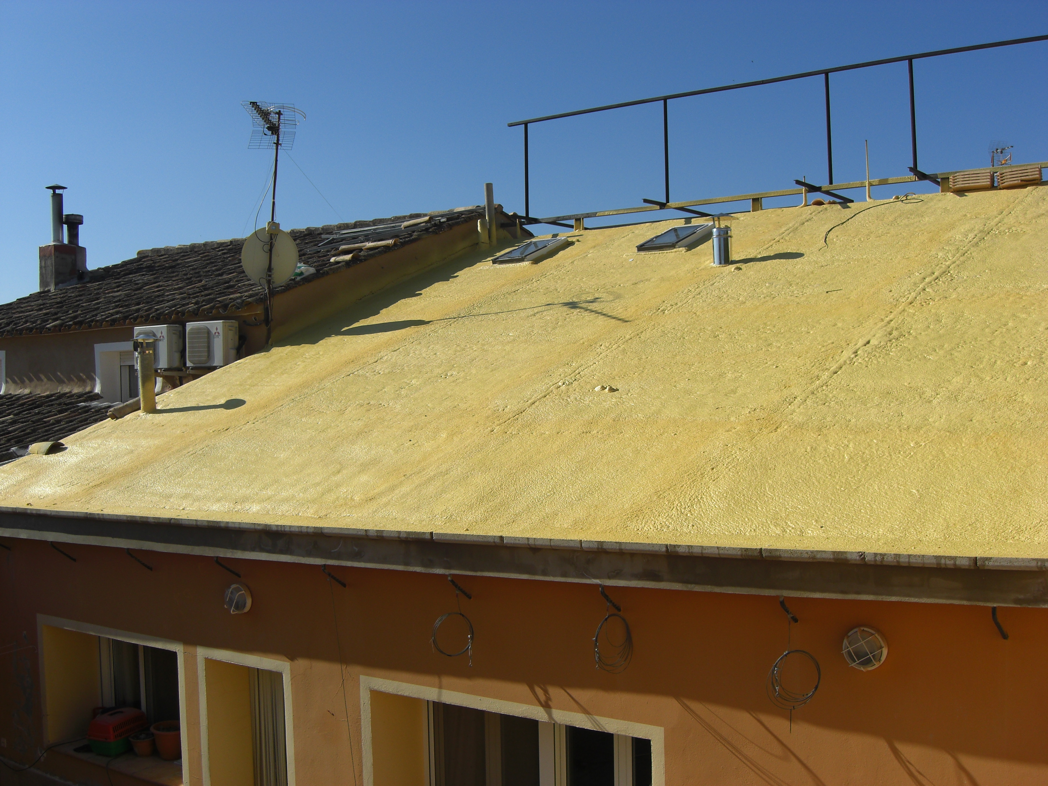 Cambio de cubierta y aislamiento de esta en vivienda unifamiliar