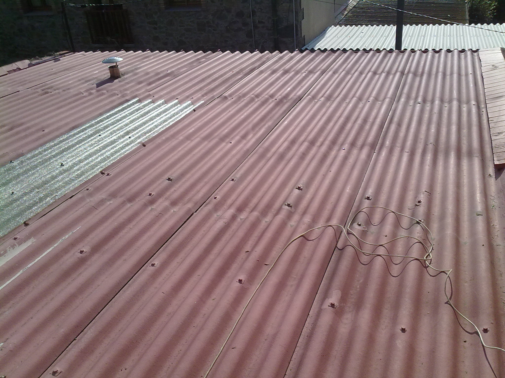 coberta de local aillada i doblada