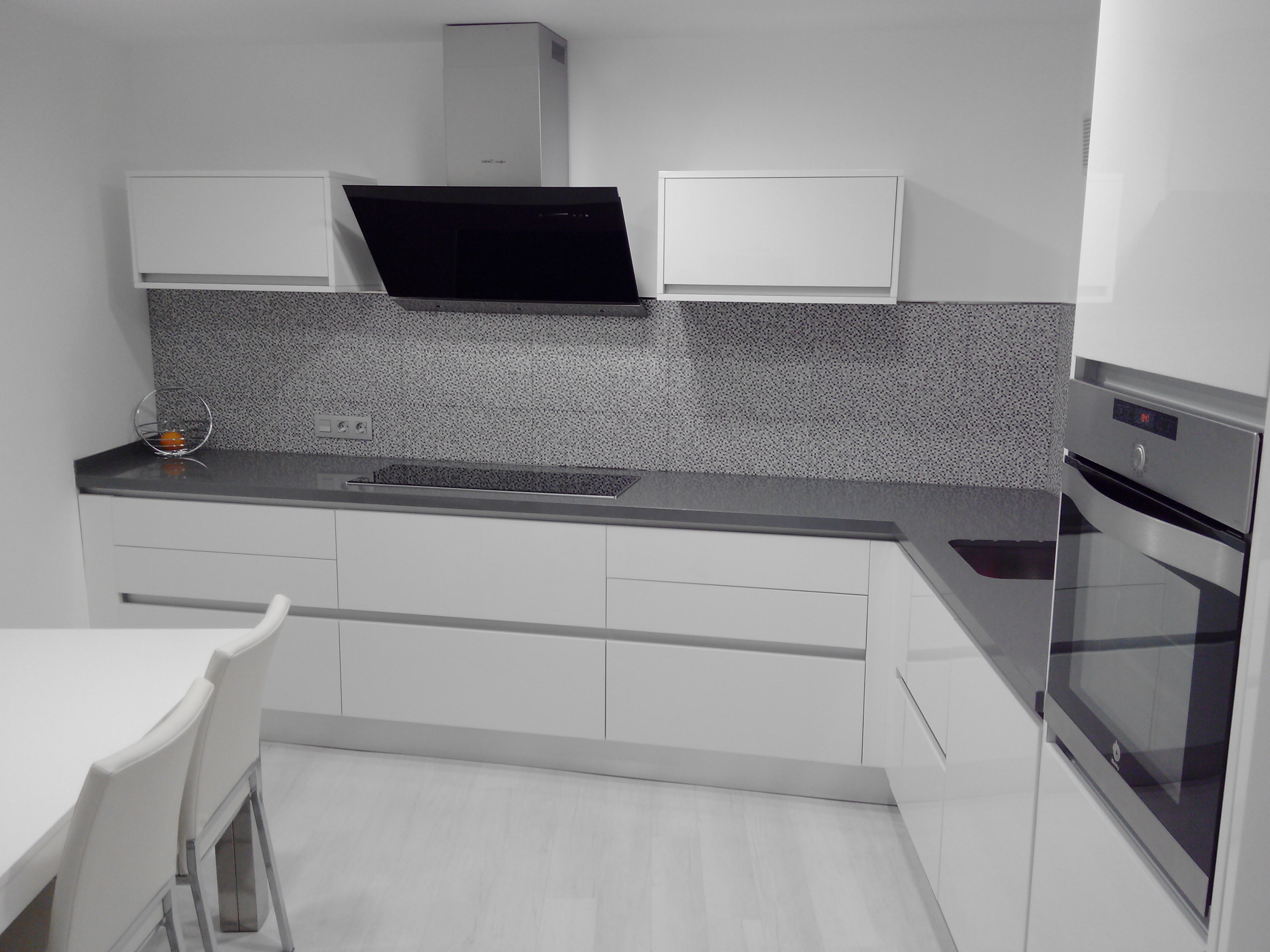 cocina con tirador gola