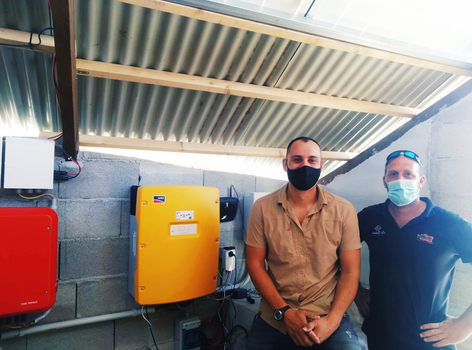 Instalación fotovoltaica-eólica aislada