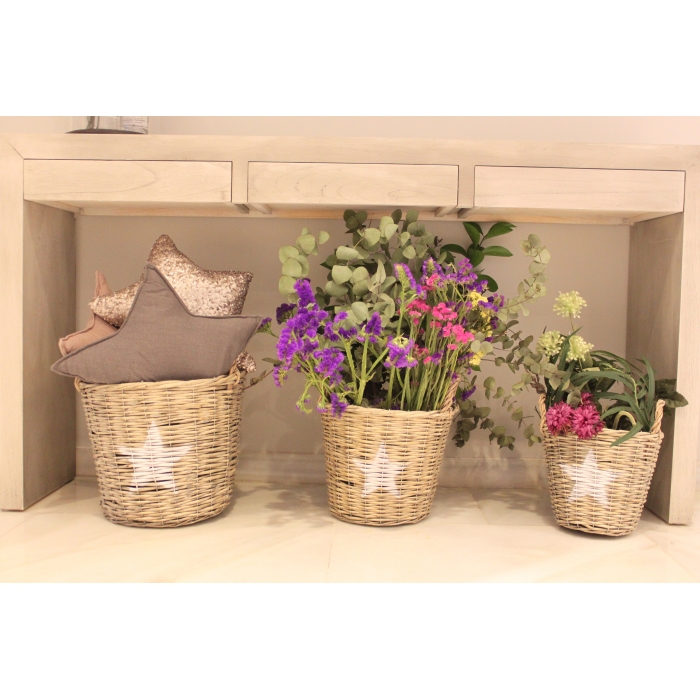 Cestas de ratan con estrella