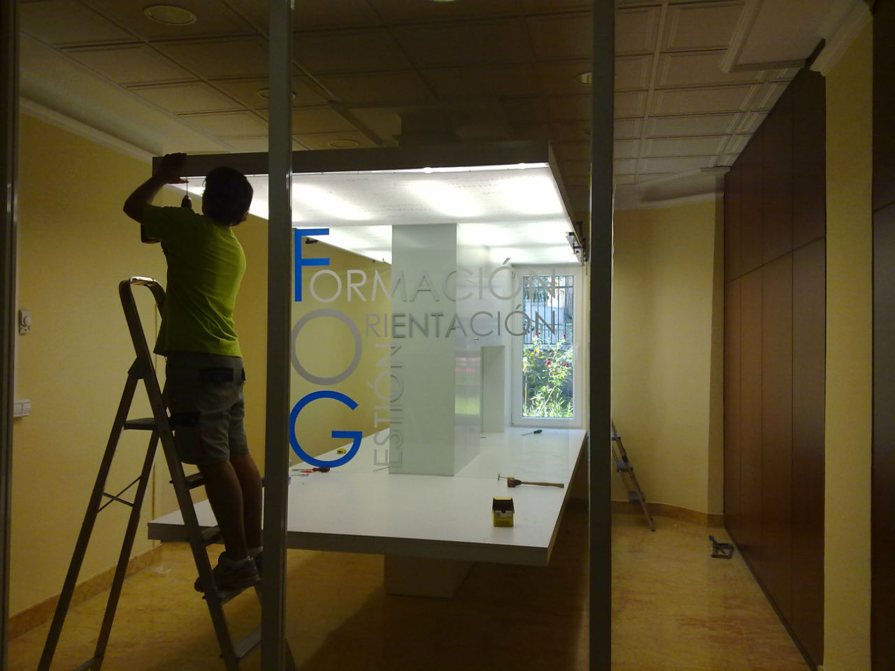 Separador de estancia de cristal