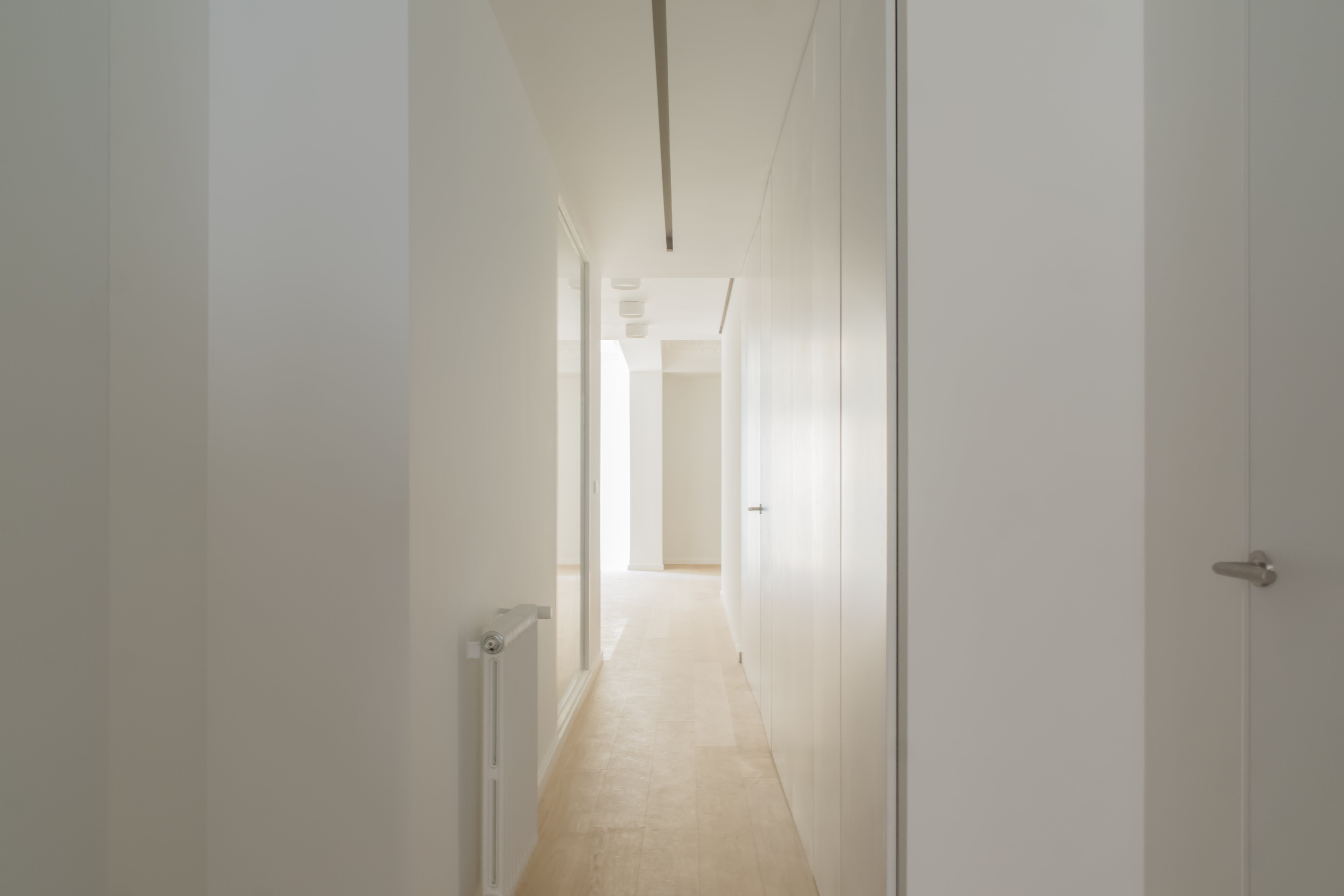 Pasillo con carpintería a medida