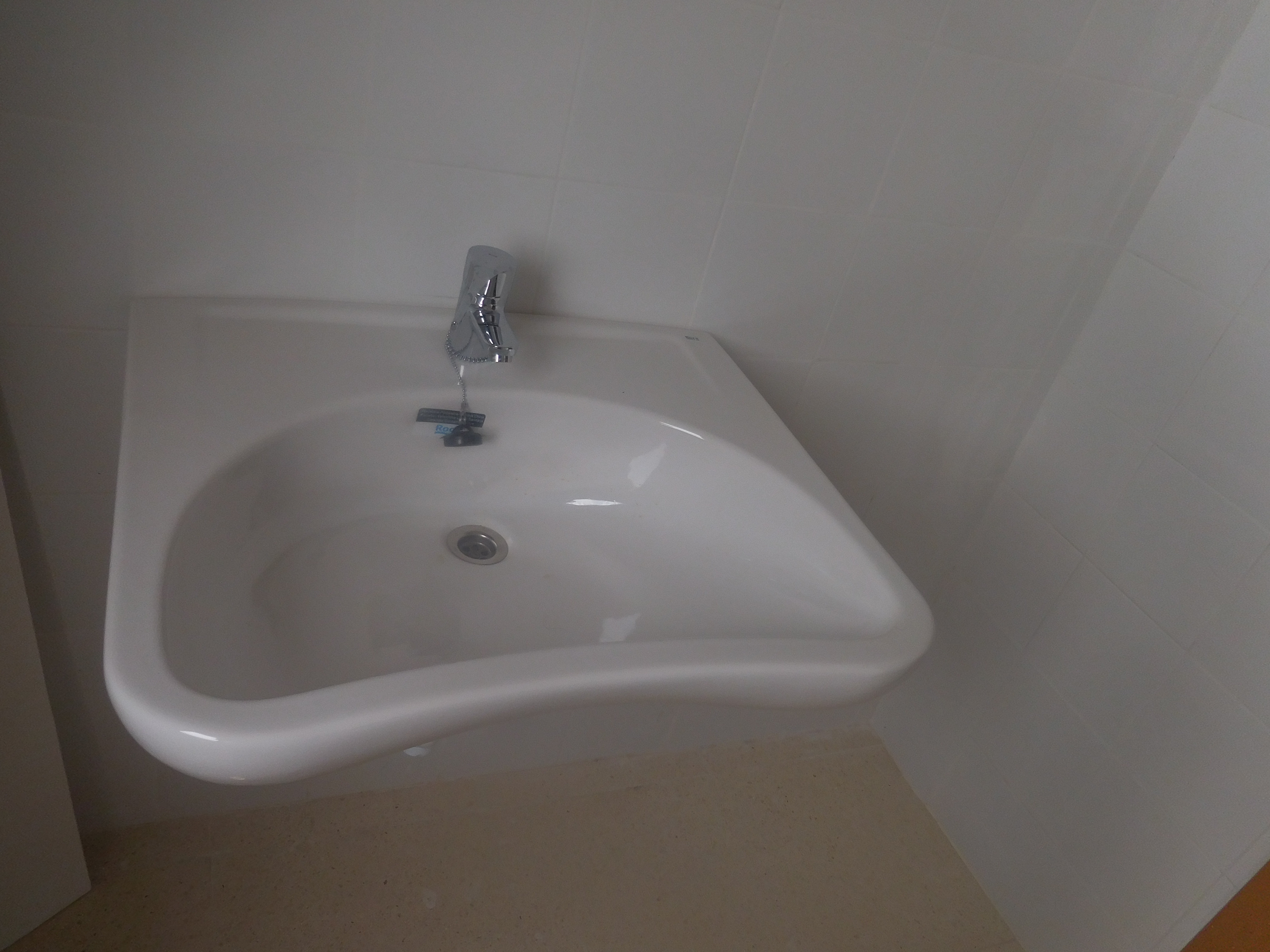 Lavavo de movilidad reducida