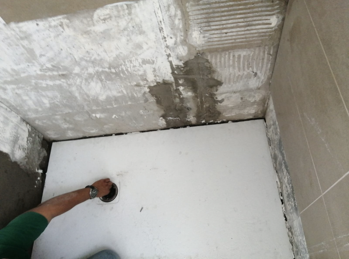 Instalado plato de ducha