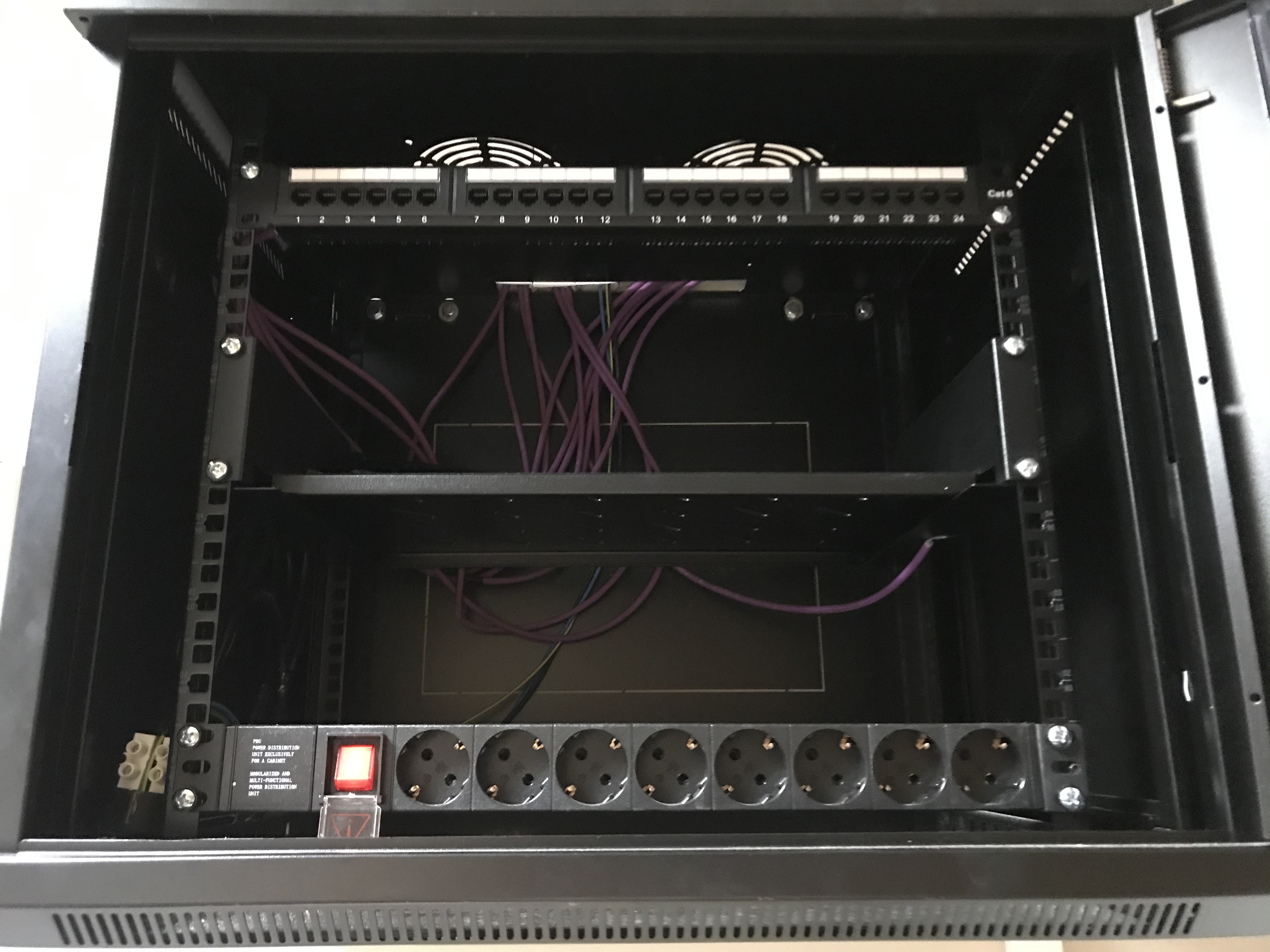 Armario comunicaciones.