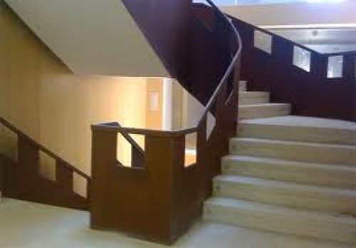 escalera de viviendas