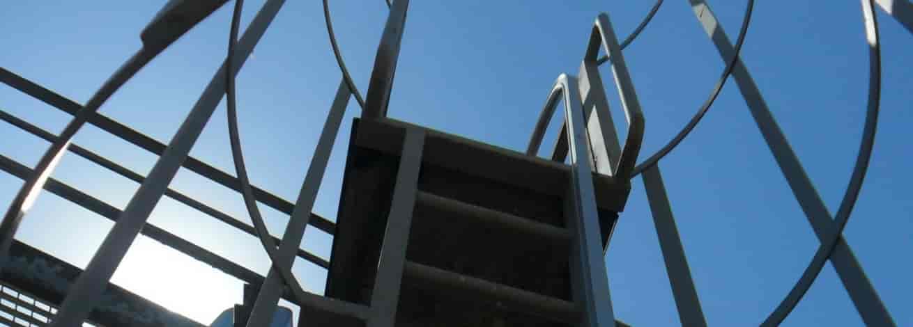 Normativa escaleras industriales