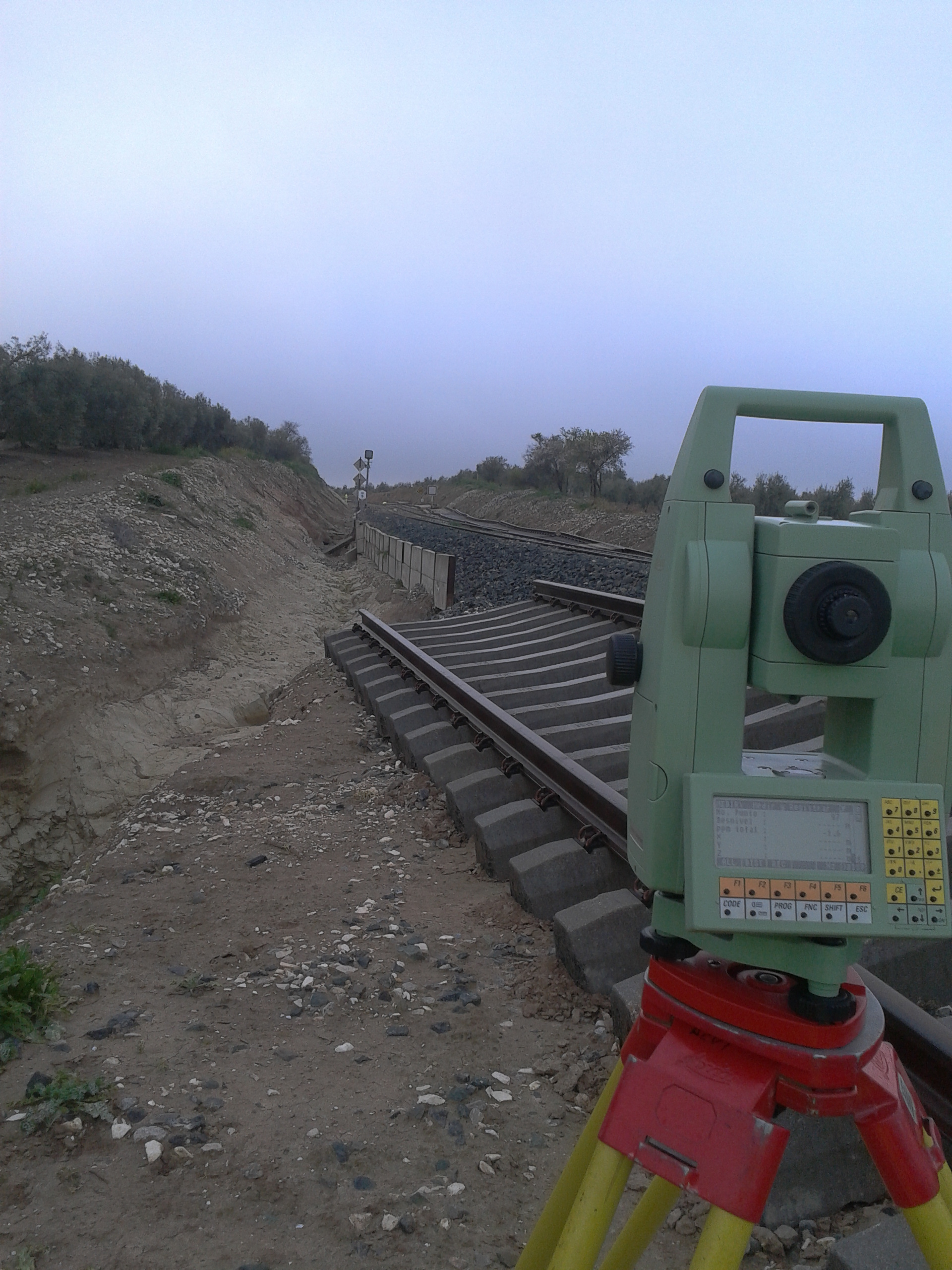 Trabajos topográficos en vía