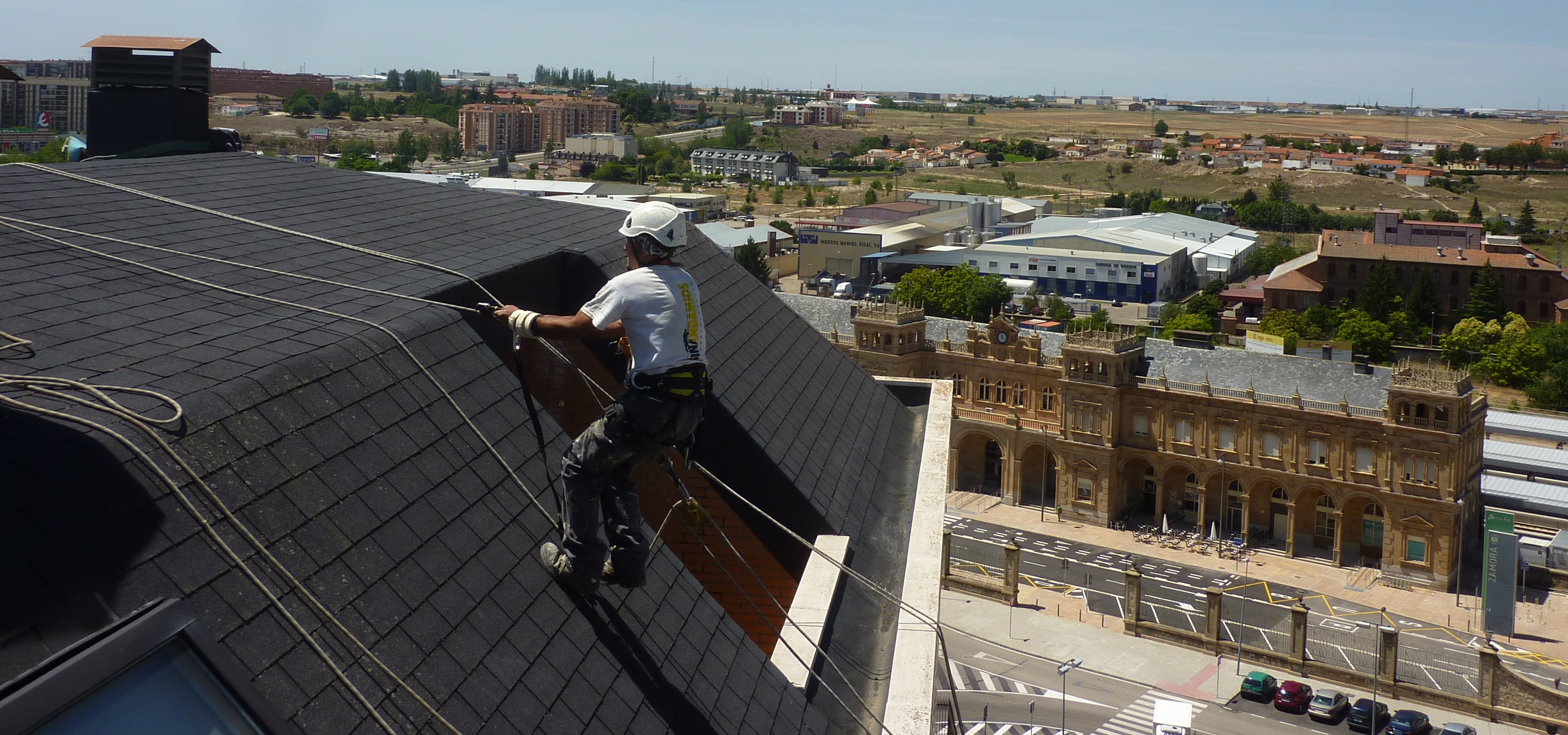 REHABILITACION DE TEJADO DE EDIFICIO 