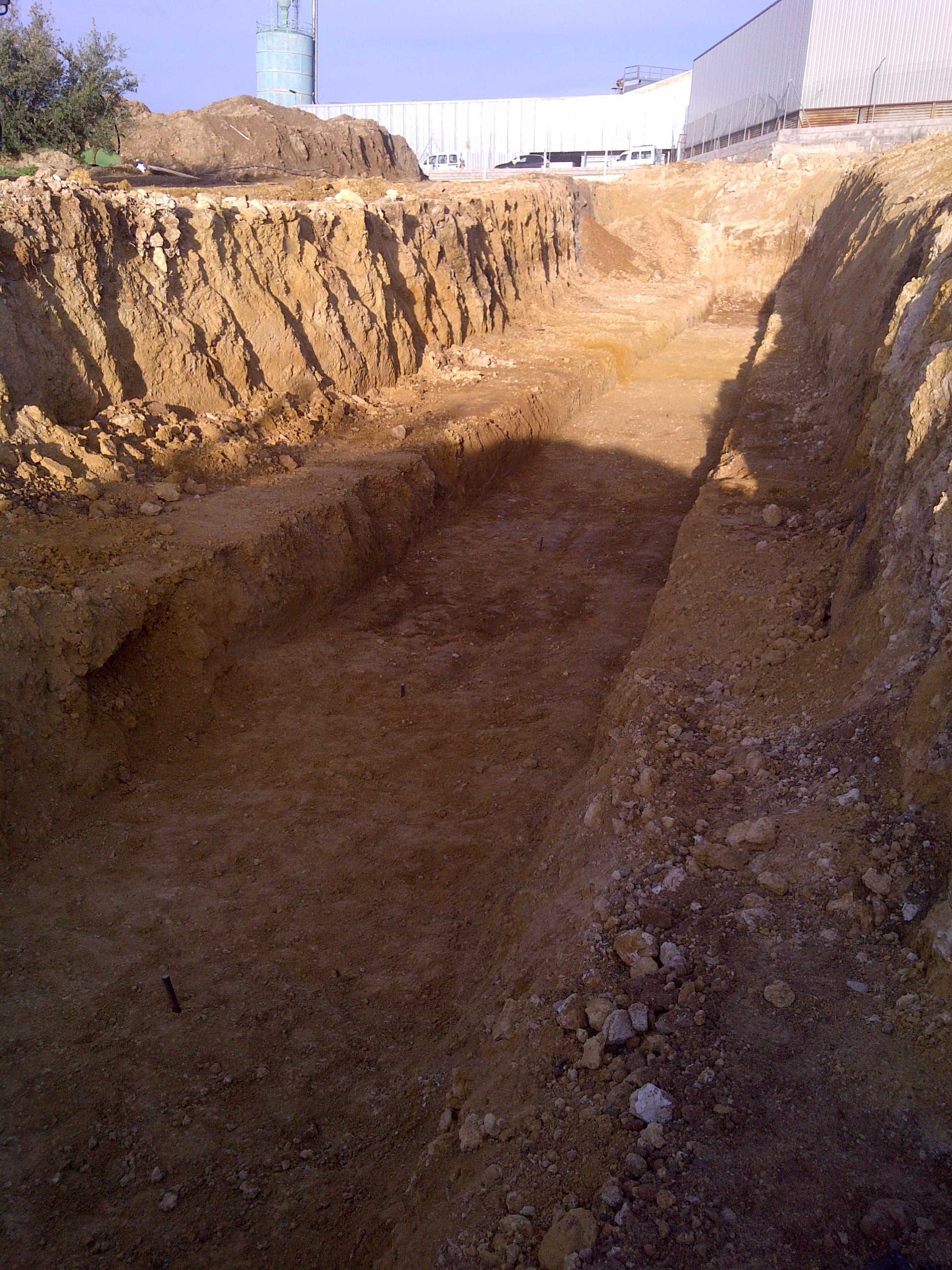 EXCAVACIÓN PARA ZAPATA DE MURO