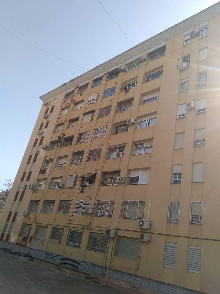 Fachada calle la gloria