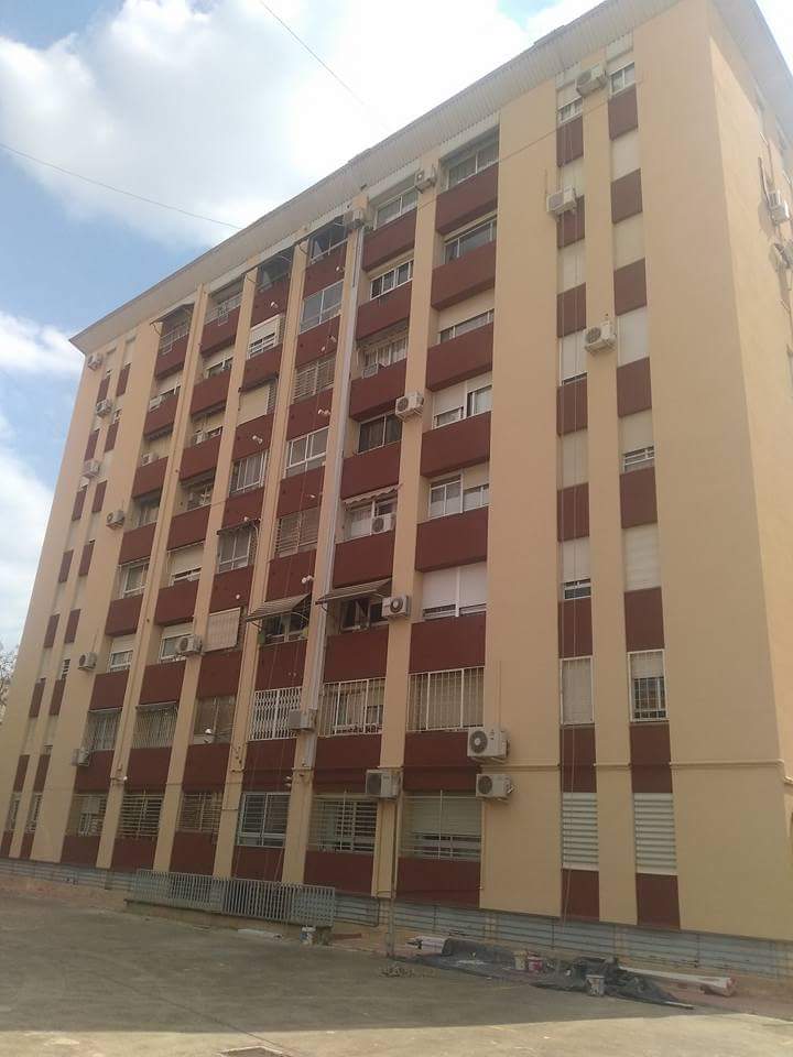 Fachada calle la gloria