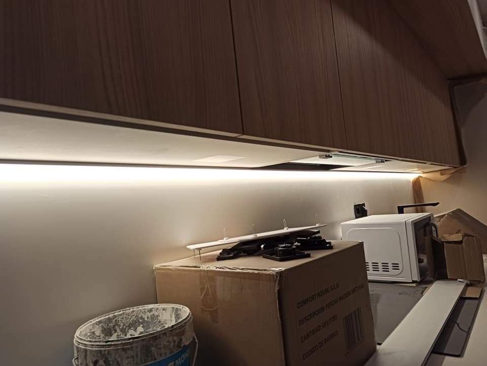 Tira de led bajo mueble