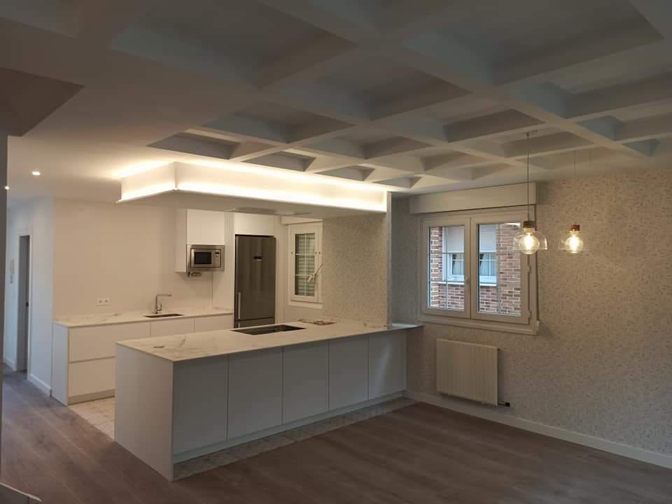 Excelente iluminación centro de cocina