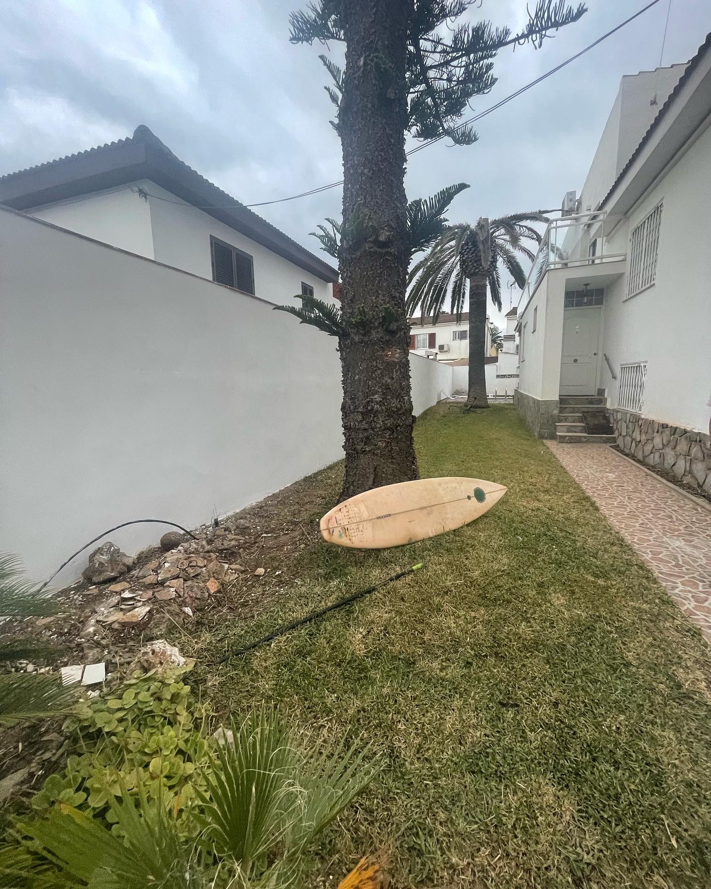 Amplimos muro 1 metro y enlucido completo